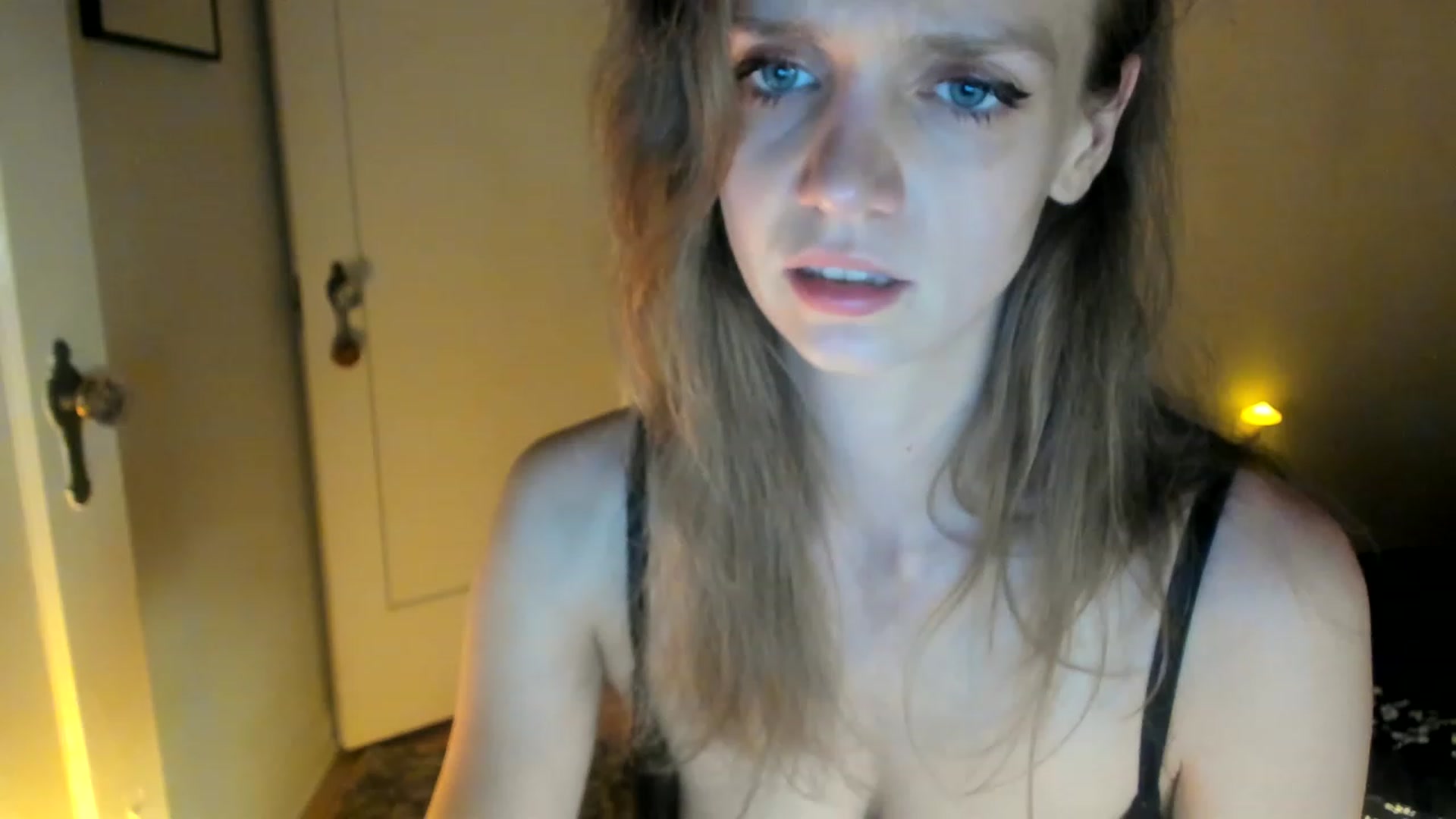 Gallery image thumbnail from muffinmoon's myfreecams stream on, 05/21/2023, 06:59 image 18 of 20