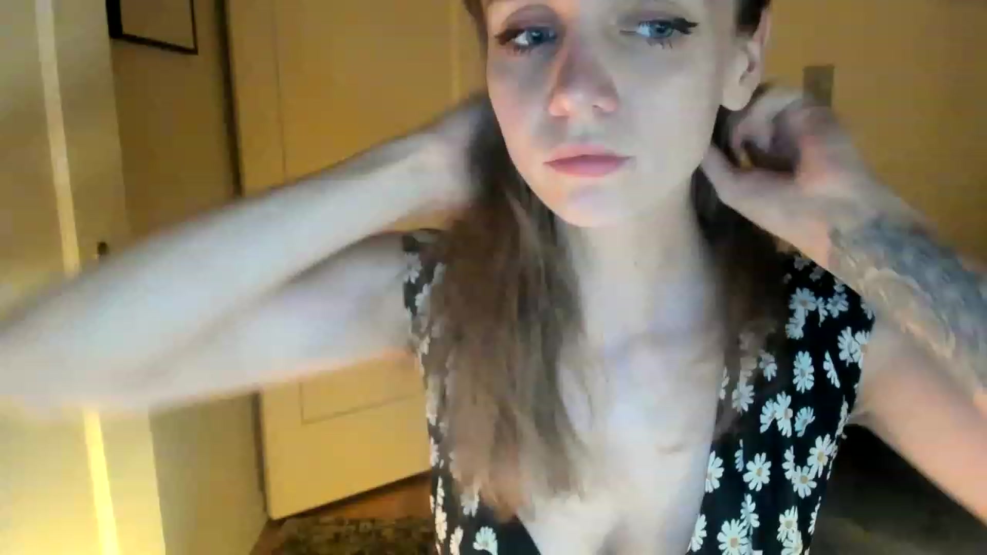 Gallery image thumbnail from muffinmoon's myfreecams stream on, 05/21/2023, 06:59 image 4 of 20