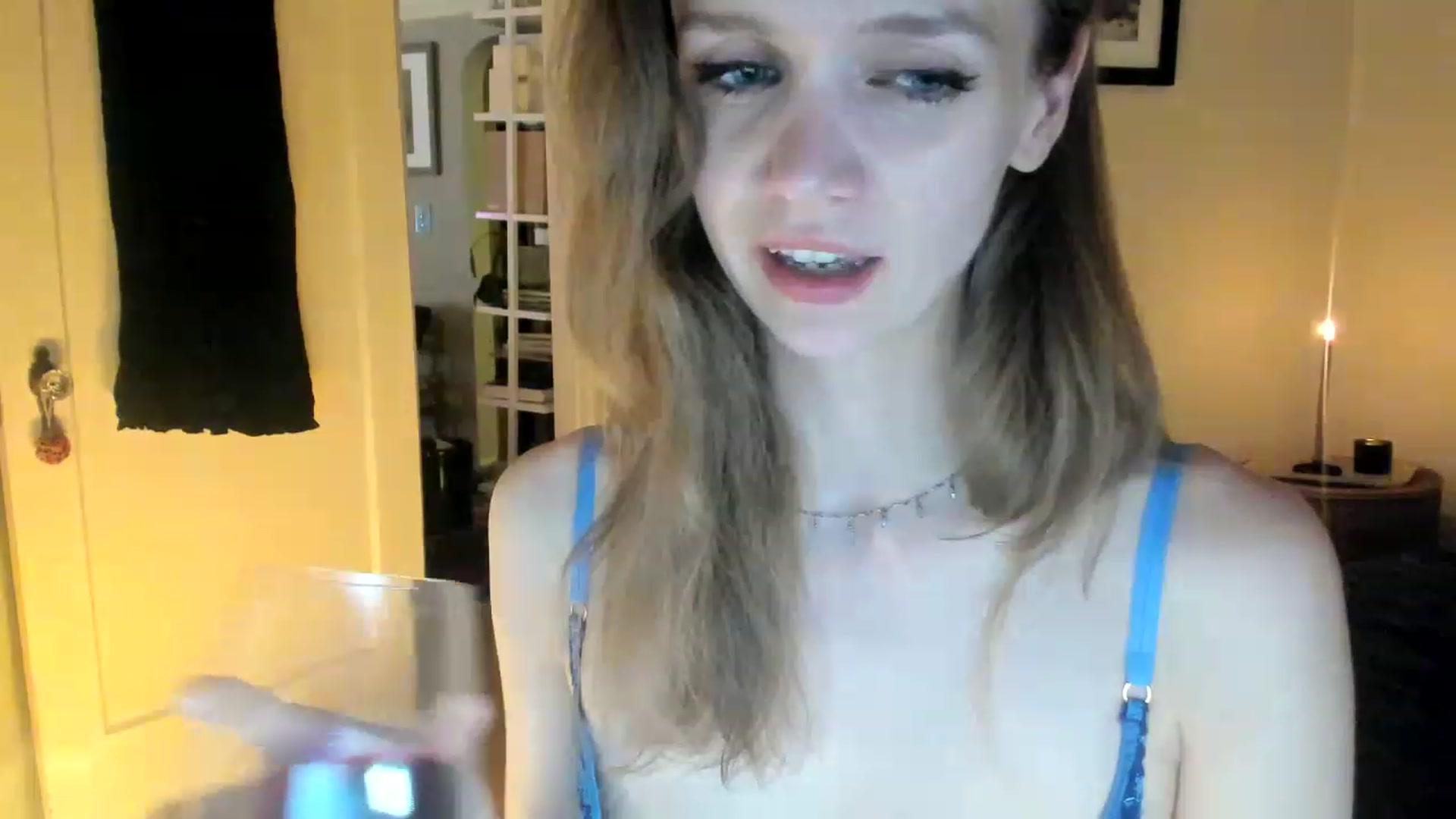 Gallery image thumbnail from muffinmoon's myfreecams stream on, 05/24/2023, 07:03 image 11 of 20
