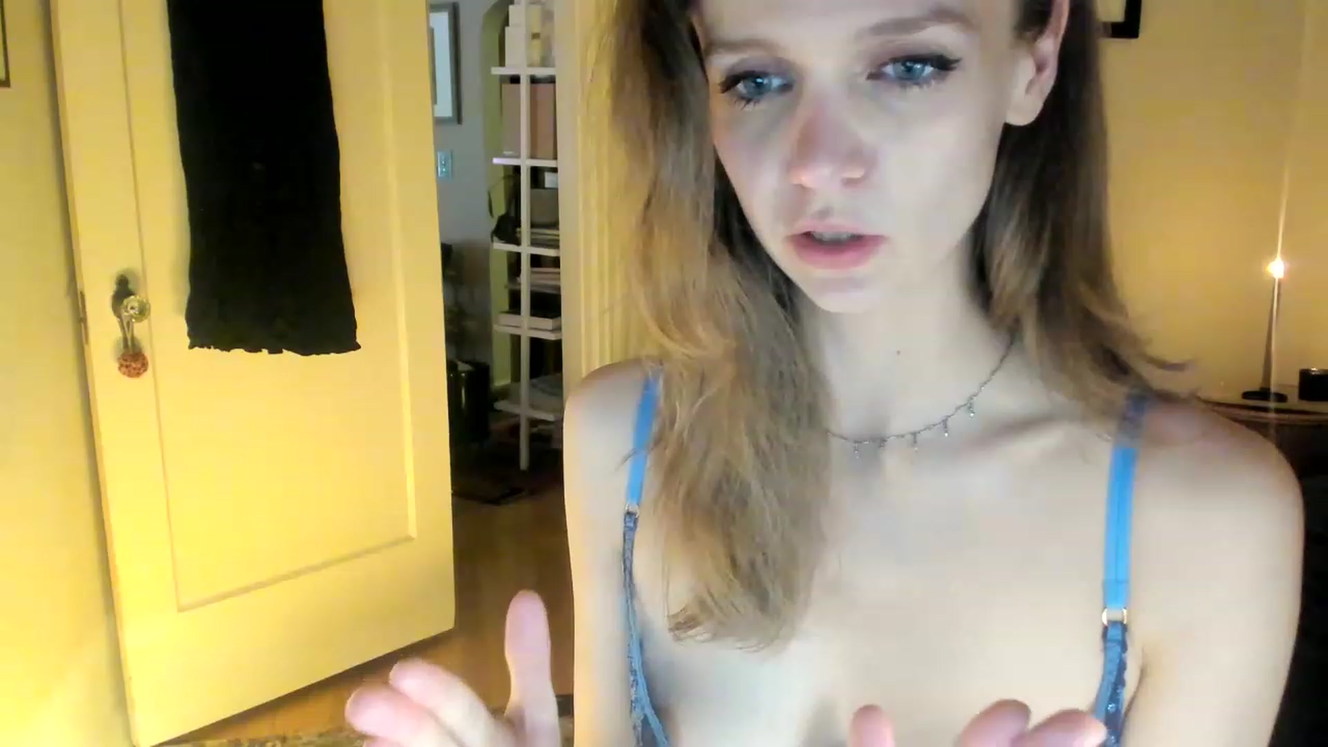 Gallery image thumbnail from muffinmoon's myfreecams stream on, 05/24/2023, 07:03 image 13 of 20