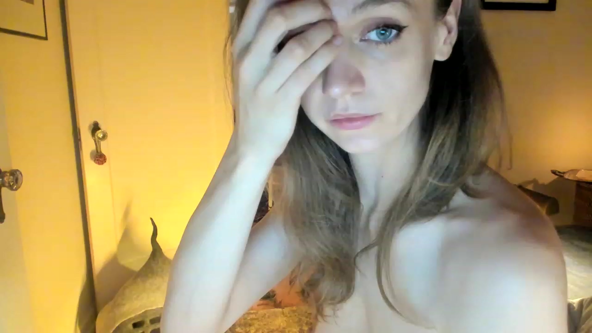 Gallery image thumbnail from muffinmoon's myfreecams stream on, 05/28/2023, 08:58 image 15 of 20