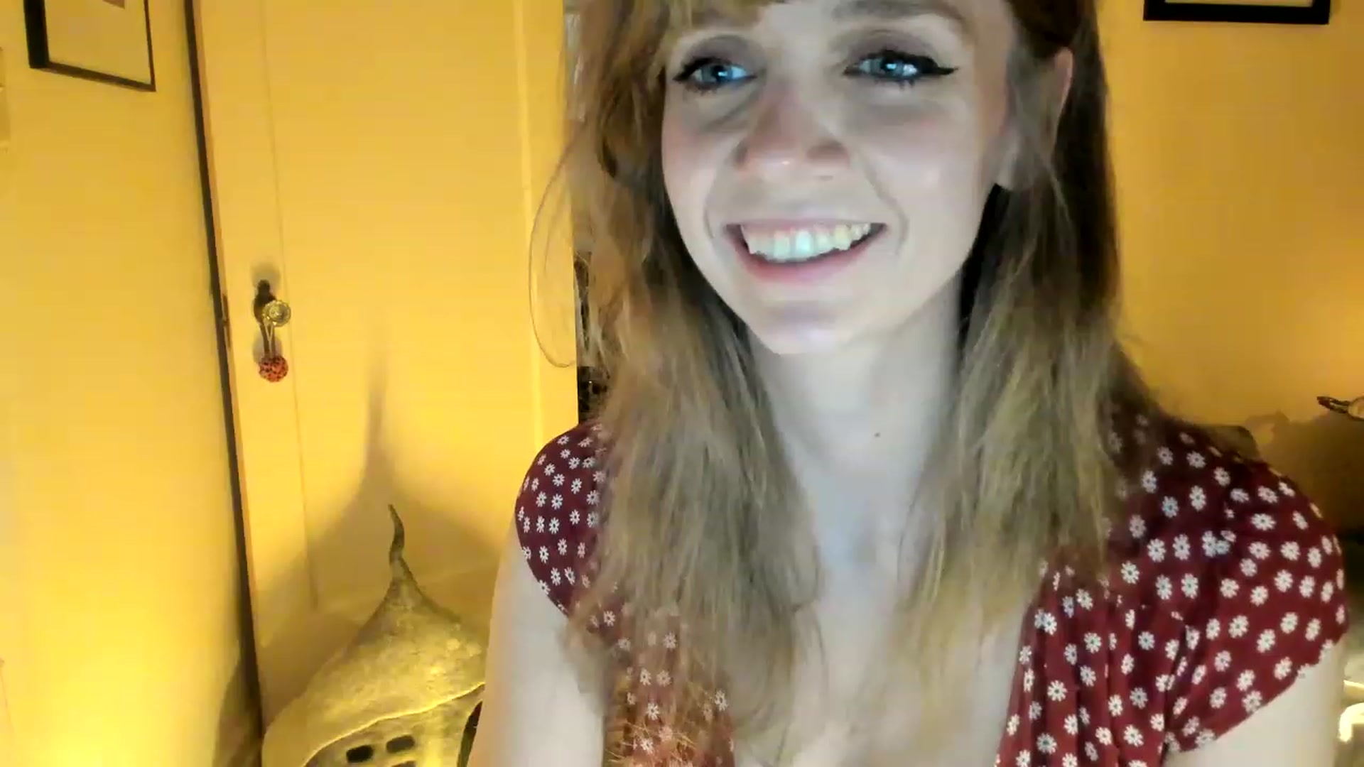 Gallery image thumbnail from muffinmoon's myfreecams stream on, 05/29/2023, 06:56 image 12 of 20