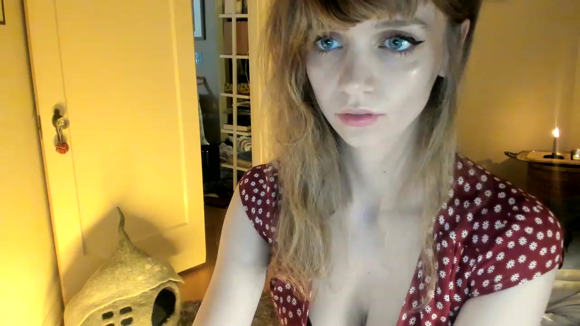 Gallery image thumbnail from muffinmoon's myfreecams stream on, 05/29/2023, 06:56 image 4 of 20