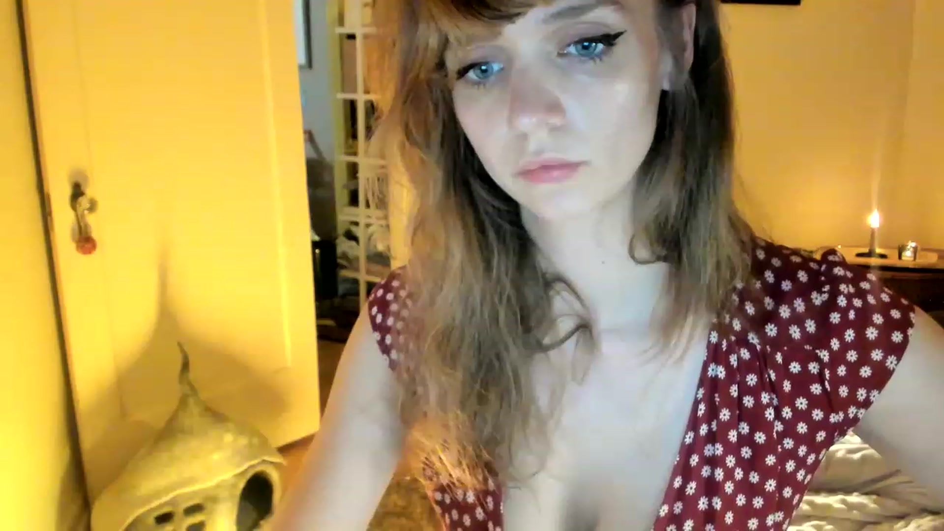 Gallery image thumbnail from muffinmoon's myfreecams stream on, 05/29/2023, 06:56 image 10 of 20