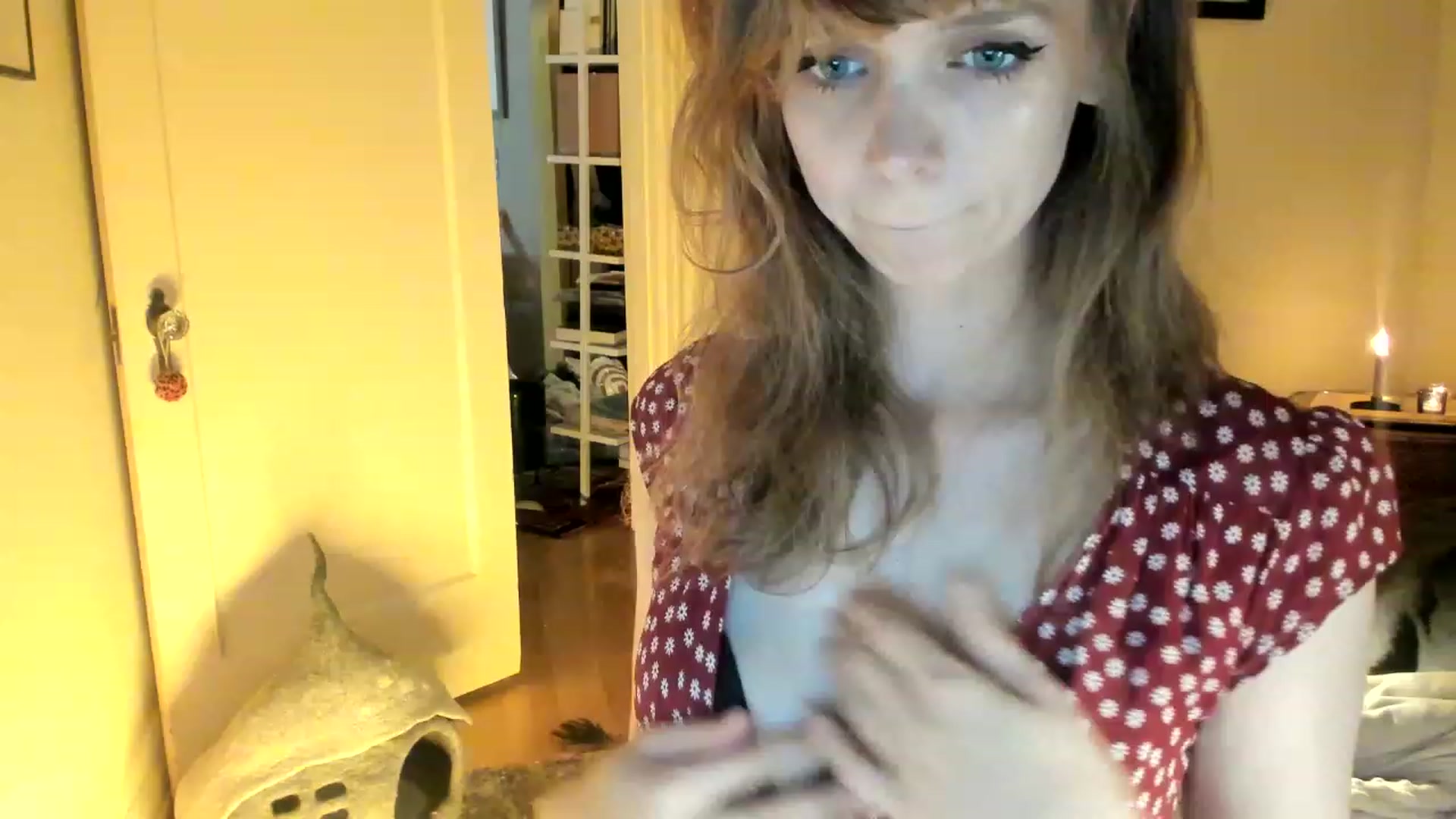 Gallery image thumbnail from muffinmoon's myfreecams stream on, 05/29/2023, 06:56 image 2 of 20