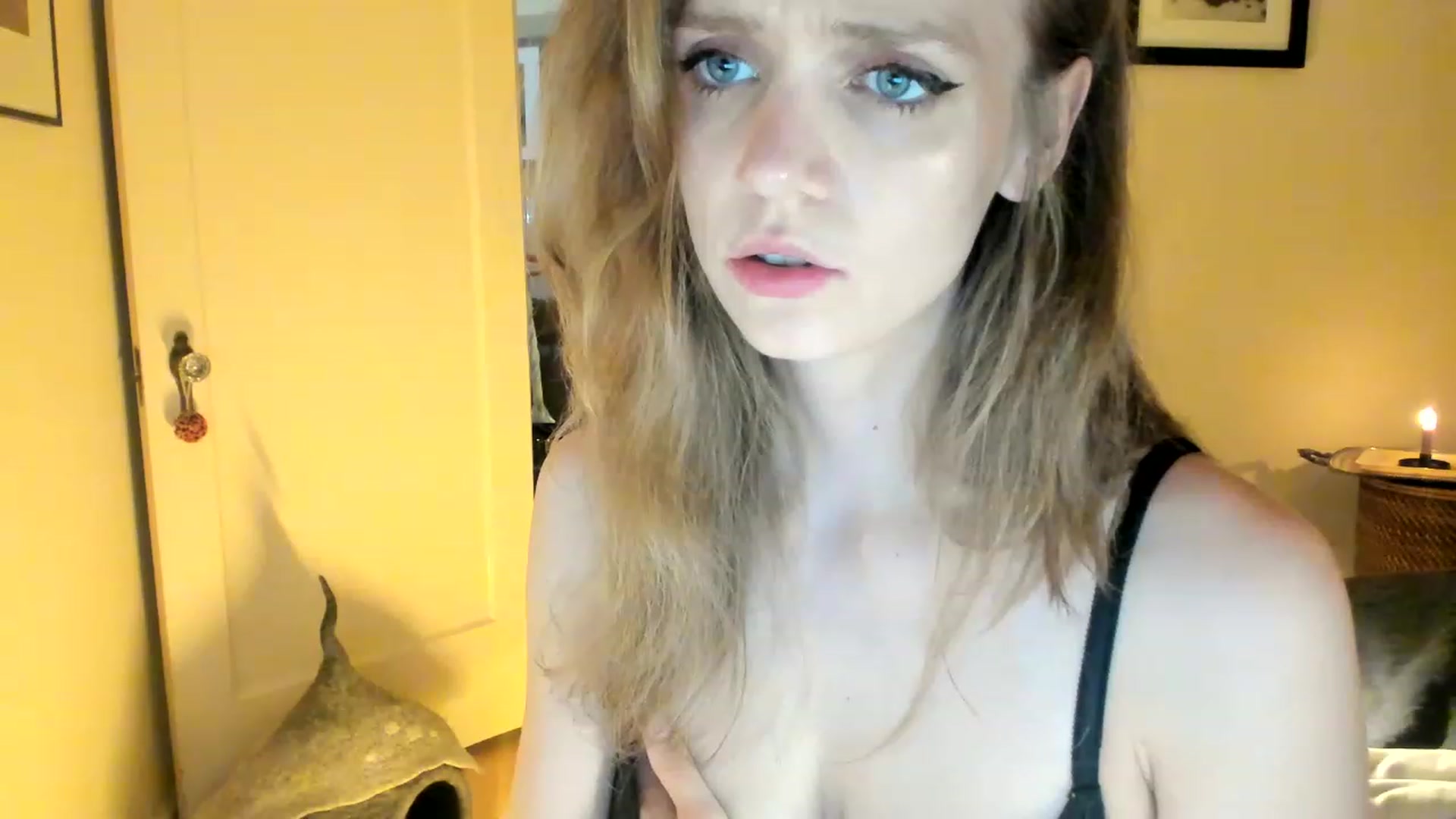 Gallery image thumbnail from muffinmoon's myfreecams stream on, 05/29/2023, 07:19 image 20 of 20