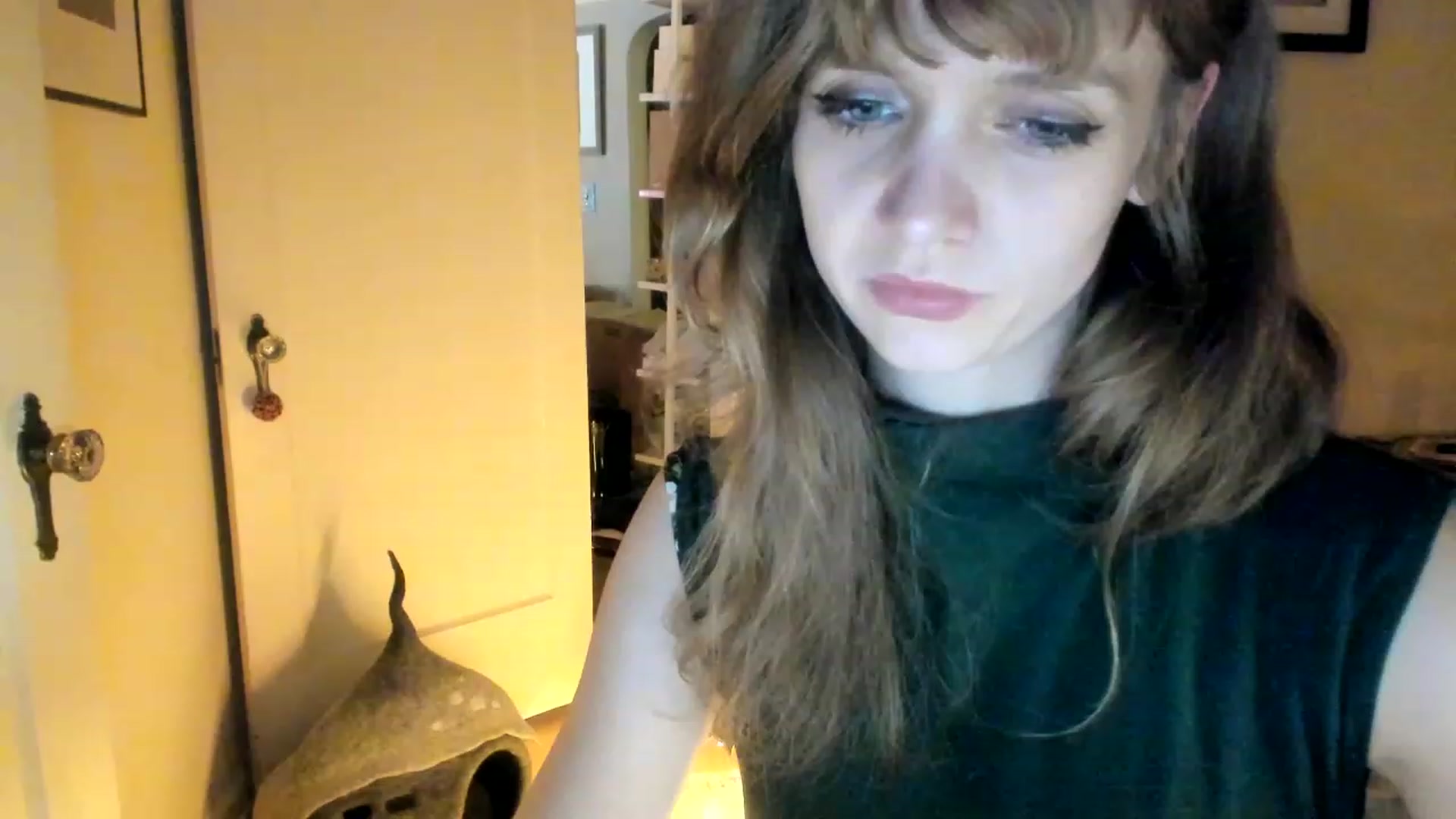Gallery image thumbnail from muffinmoon's myfreecams stream on, 05/31/2023, 07:25 image 1 of 20