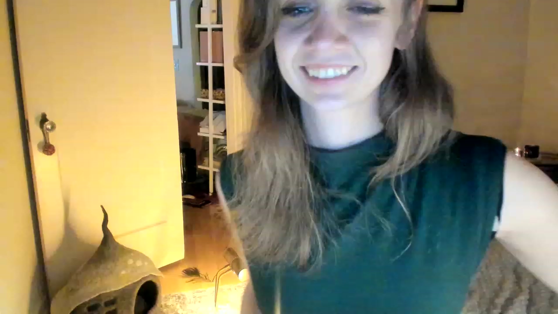 Gallery image thumbnail from muffinmoon's myfreecams stream on, 05/31/2023, 07:25 image 4 of 20