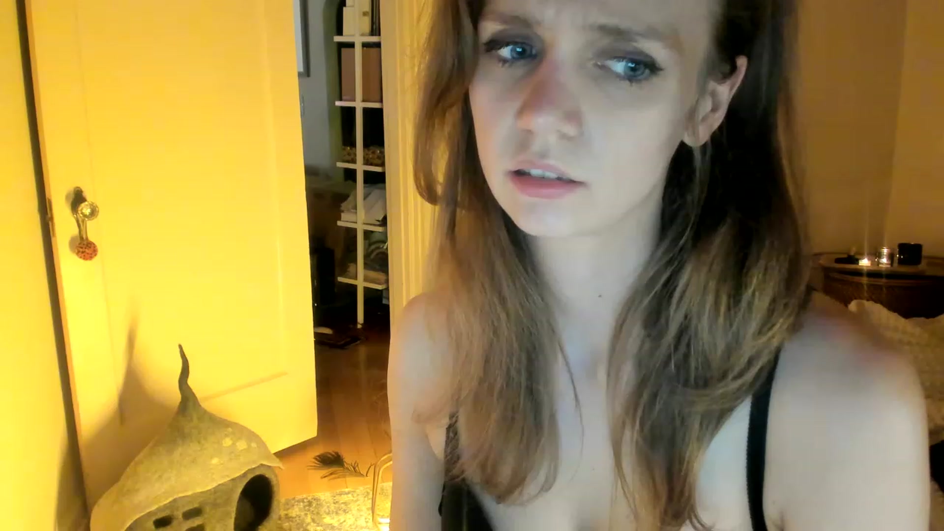 Gallery image thumbnail from muffinmoon's myfreecams stream on, 05/31/2023, 07:25 image 18 of 20