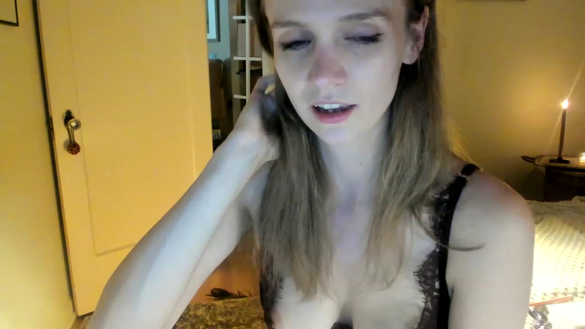 Gallery image thumbnail from muffinmoon's myfreecams stream on, 06/05/2023, 08:34 image 7 of 20