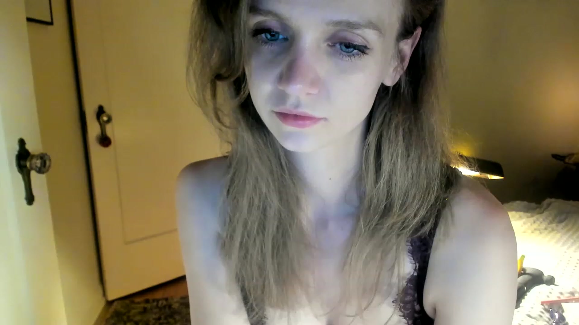 Gallery image thumbnail from muffinmoon's myfreecams stream on, 06/05/2023, 08:34 image 14 of 20