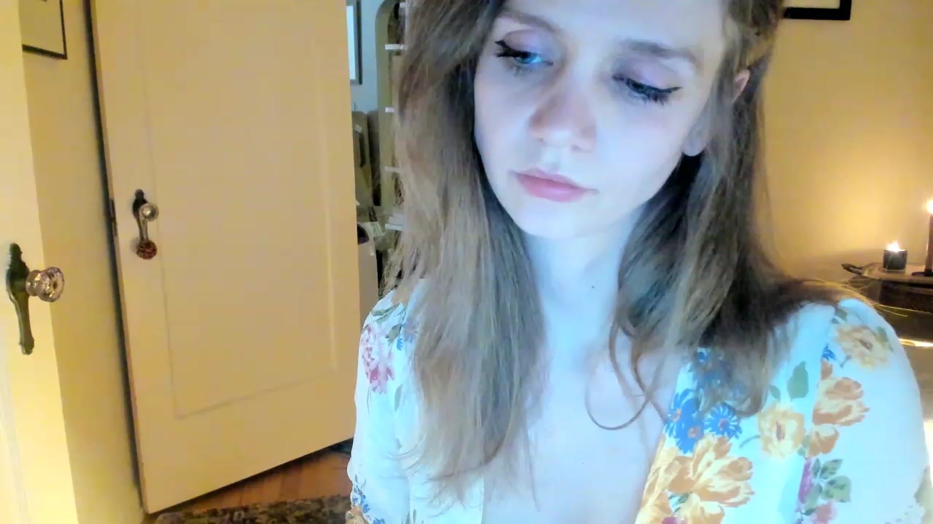 Gallery image thumbnail from muffinmoon's myfreecams stream on, 06/08/2023, 05:20 image 12 of 20