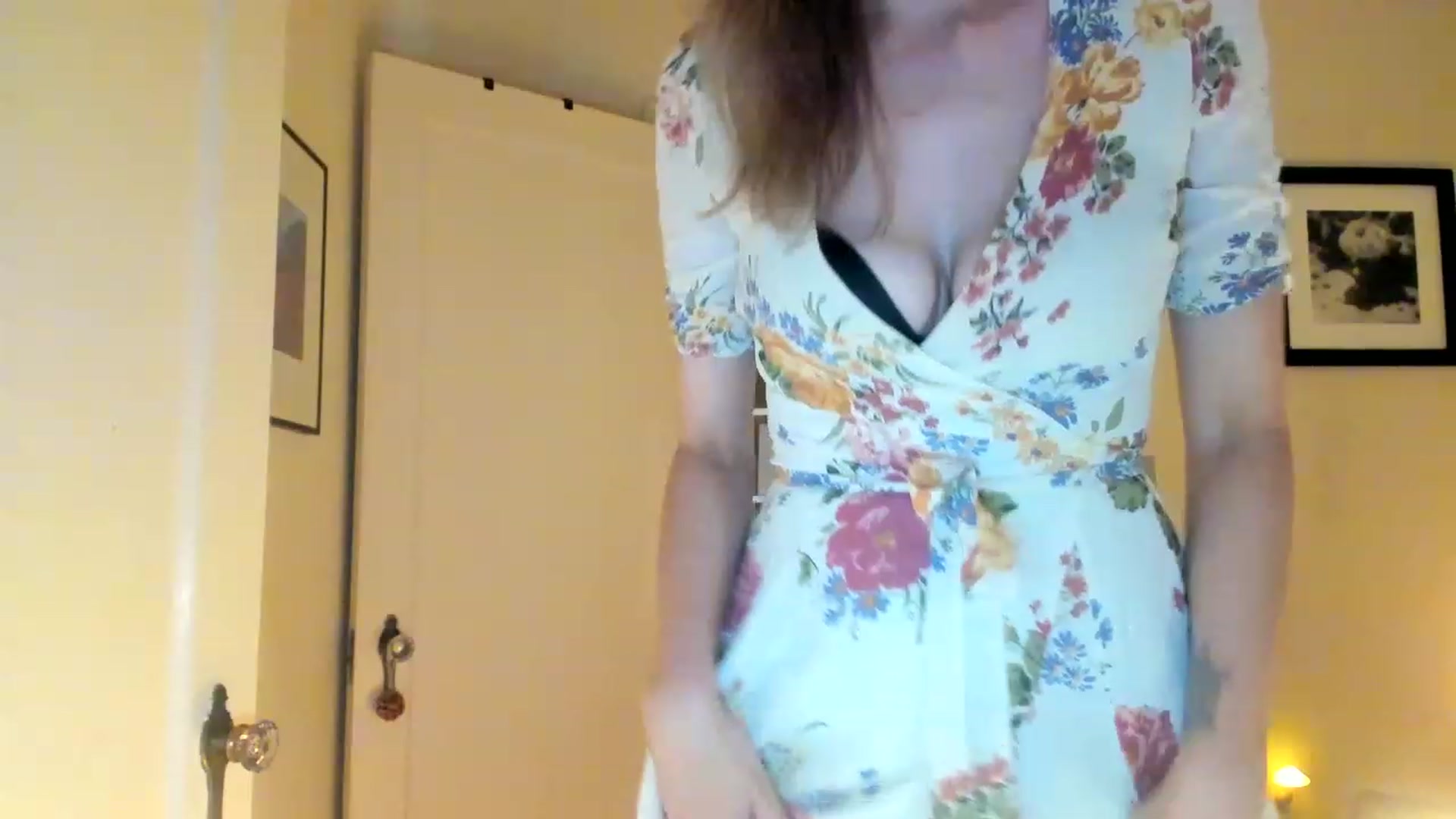 Gallery image thumbnail from muffinmoon's myfreecams stream on, 06/08/2023, 05:20 image 14 of 20