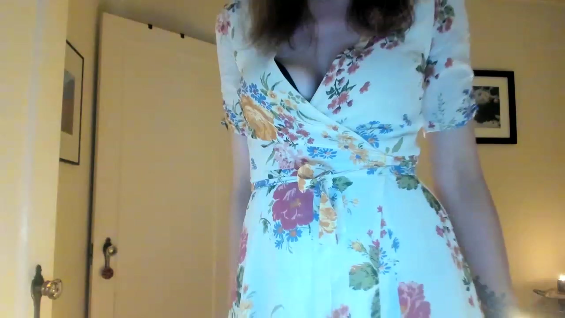 Gallery image thumbnail from muffinmoon's myfreecams stream on, 06/08/2023, 05:20 image 16 of 20
