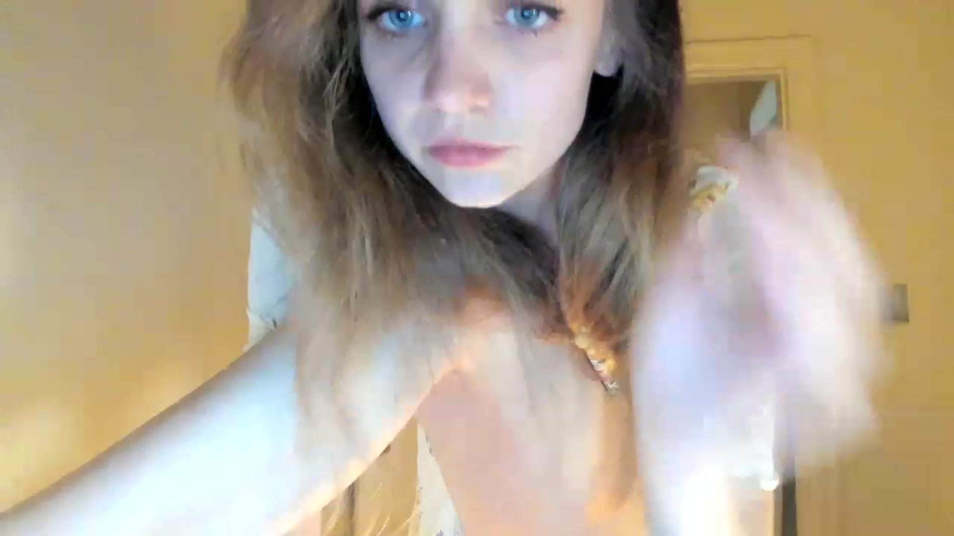 Gallery image thumbnail from muffinmoon's myfreecams stream on, 06/08/2023, 05:20 image 15 of 20