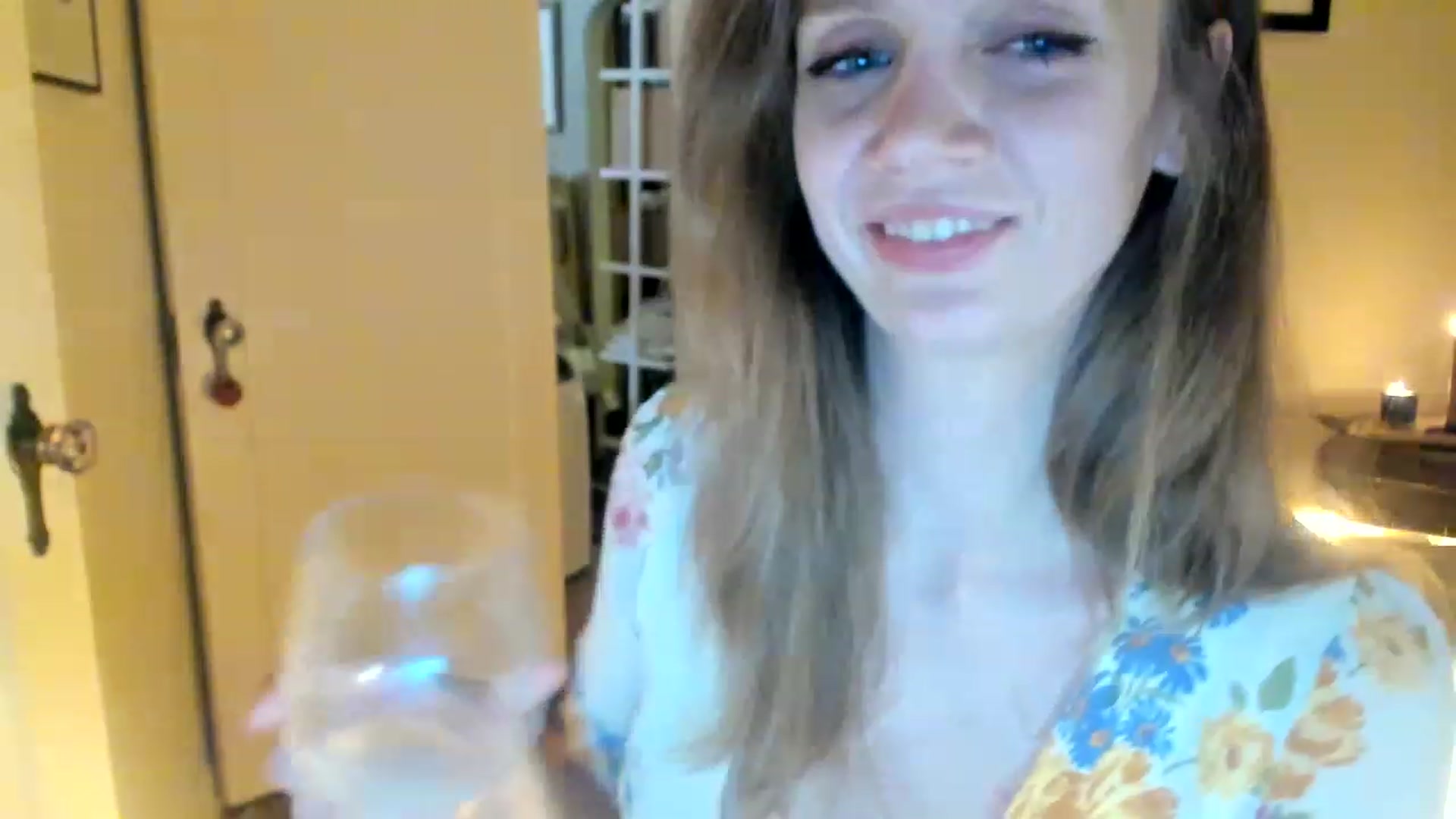Gallery image thumbnail from muffinmoon's myfreecams stream on, 06/08/2023, 05:20 image 13 of 20