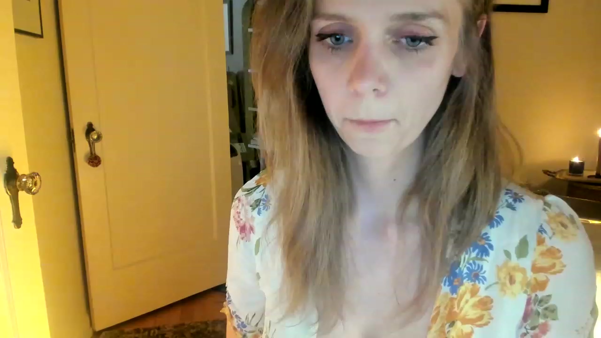 Gallery image thumbnail from muffinmoon's myfreecams stream on, 06/08/2023, 05:20 image 6 of 20