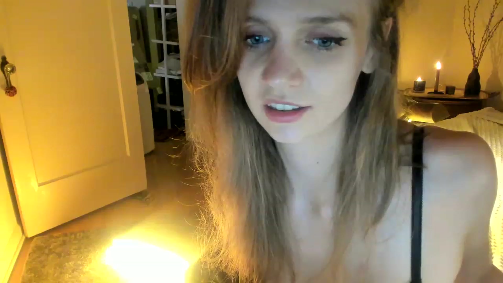 Gallery image thumbnail from muffinmoon's myfreecams stream on, 06/08/2023, 08:05 image 17 of 20