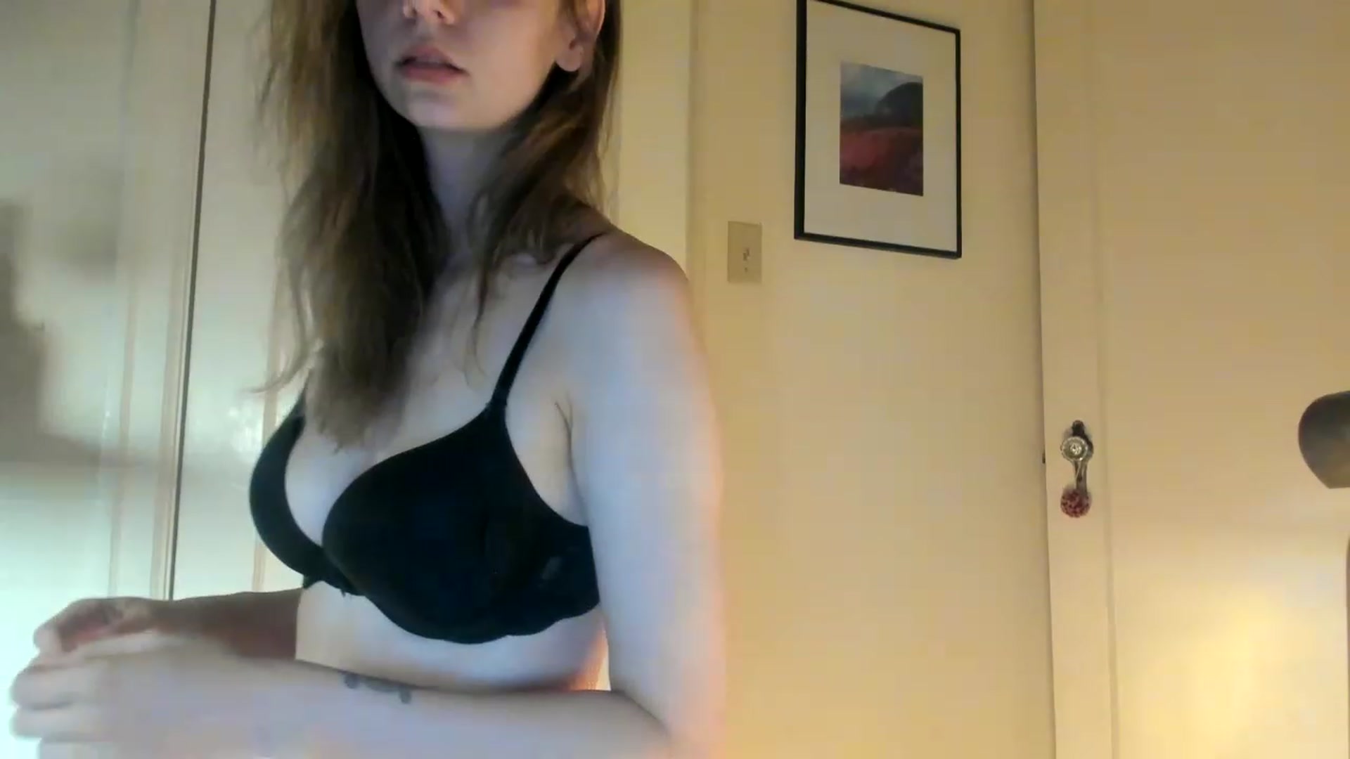 Gallery image thumbnail from muffinmoon's myfreecams stream on, 06/08/2023, 08:05 image 10 of 20