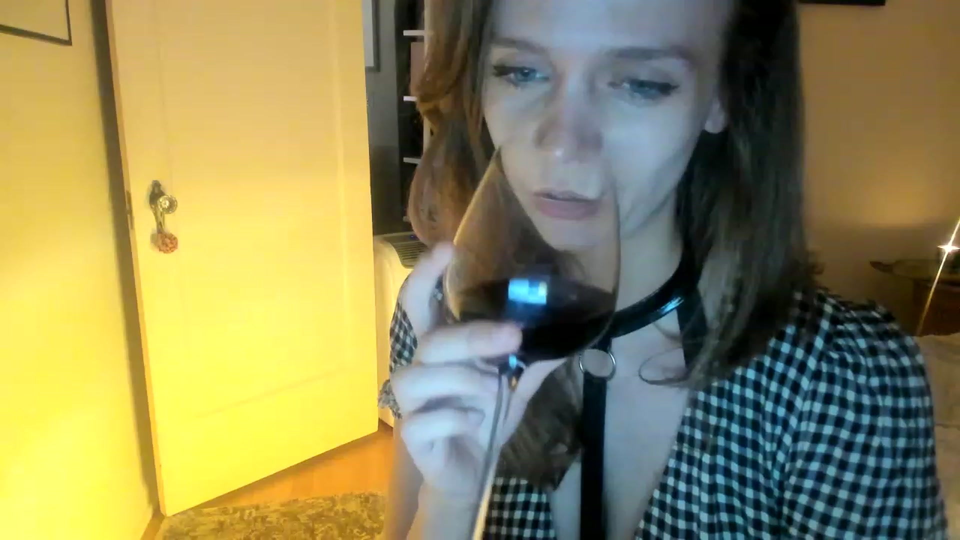Gallery image thumbnail from muffinmoon's myfreecams stream on, 06/15/2023, 05:48 image 4 of 20