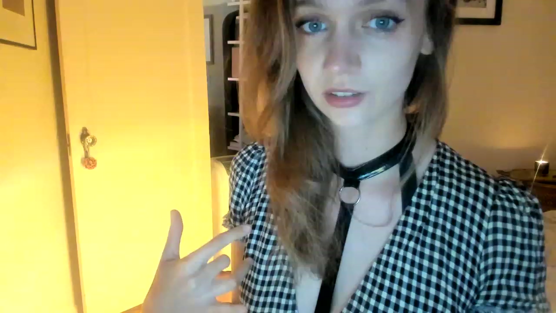 Gallery image thumbnail from muffinmoon's myfreecams stream on, 06/15/2023, 05:48 image 3 of 20