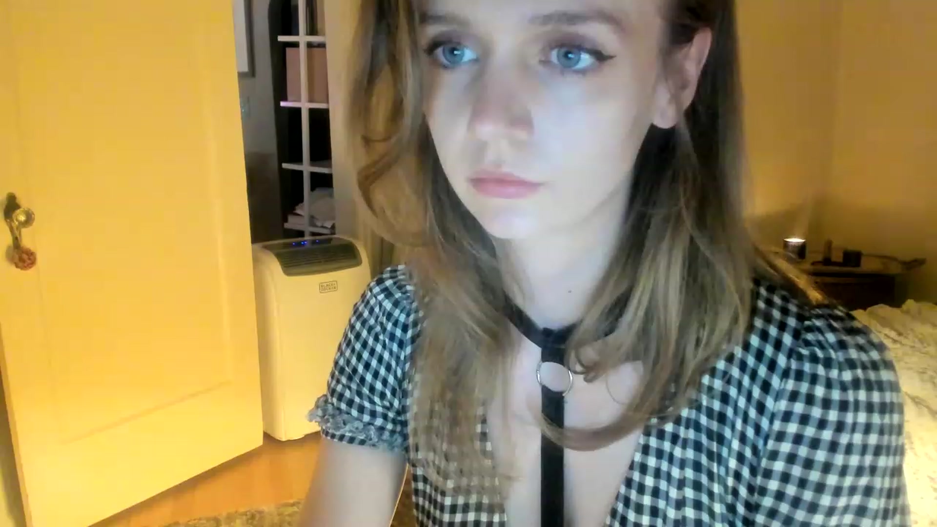 Gallery image thumbnail from muffinmoon's myfreecams stream on, 06/15/2023, 05:48 image 17 of 20