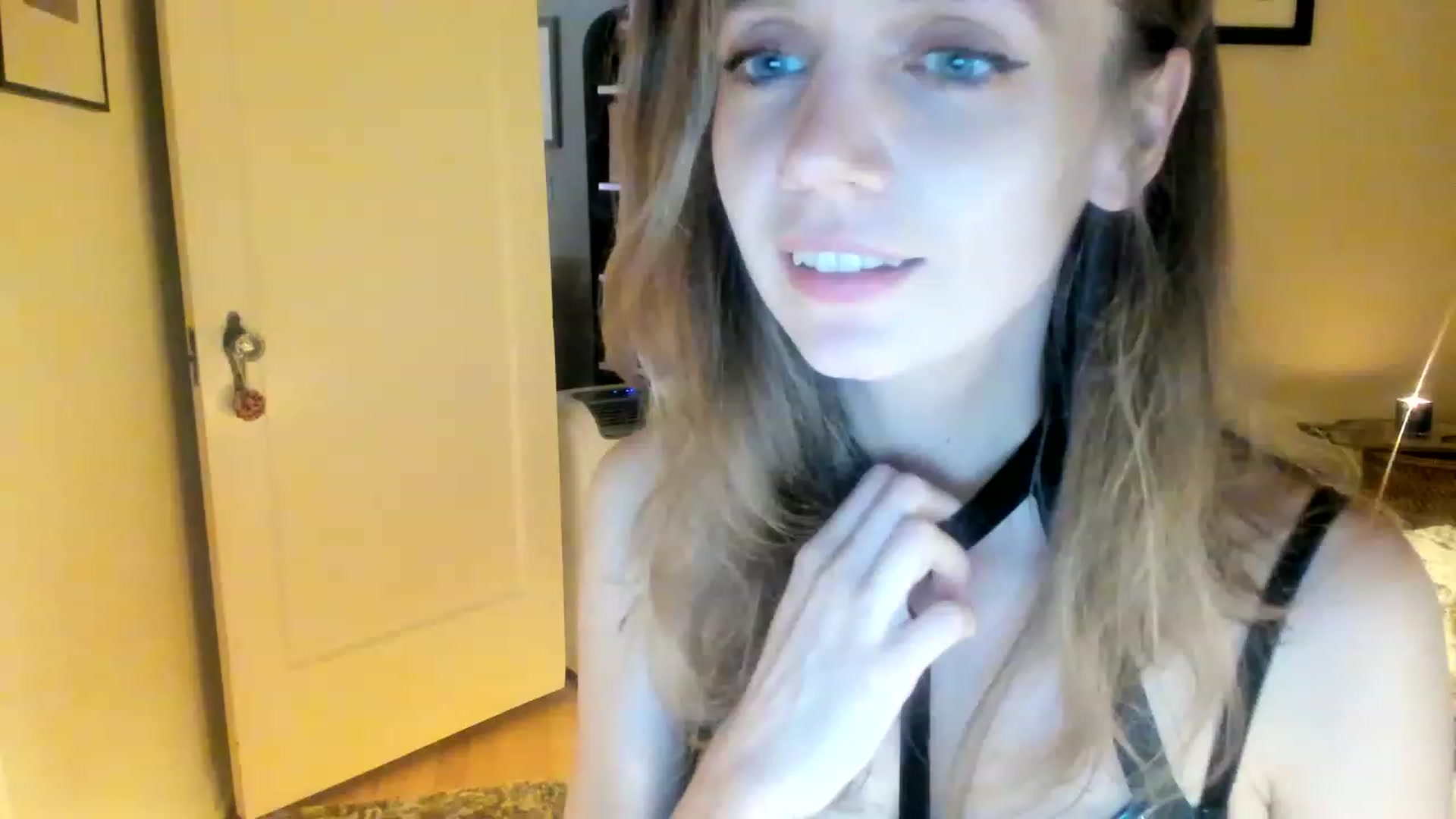 Gallery image thumbnail from muffinmoon's myfreecams stream on, 06/15/2023, 06:47 image 12 of 20