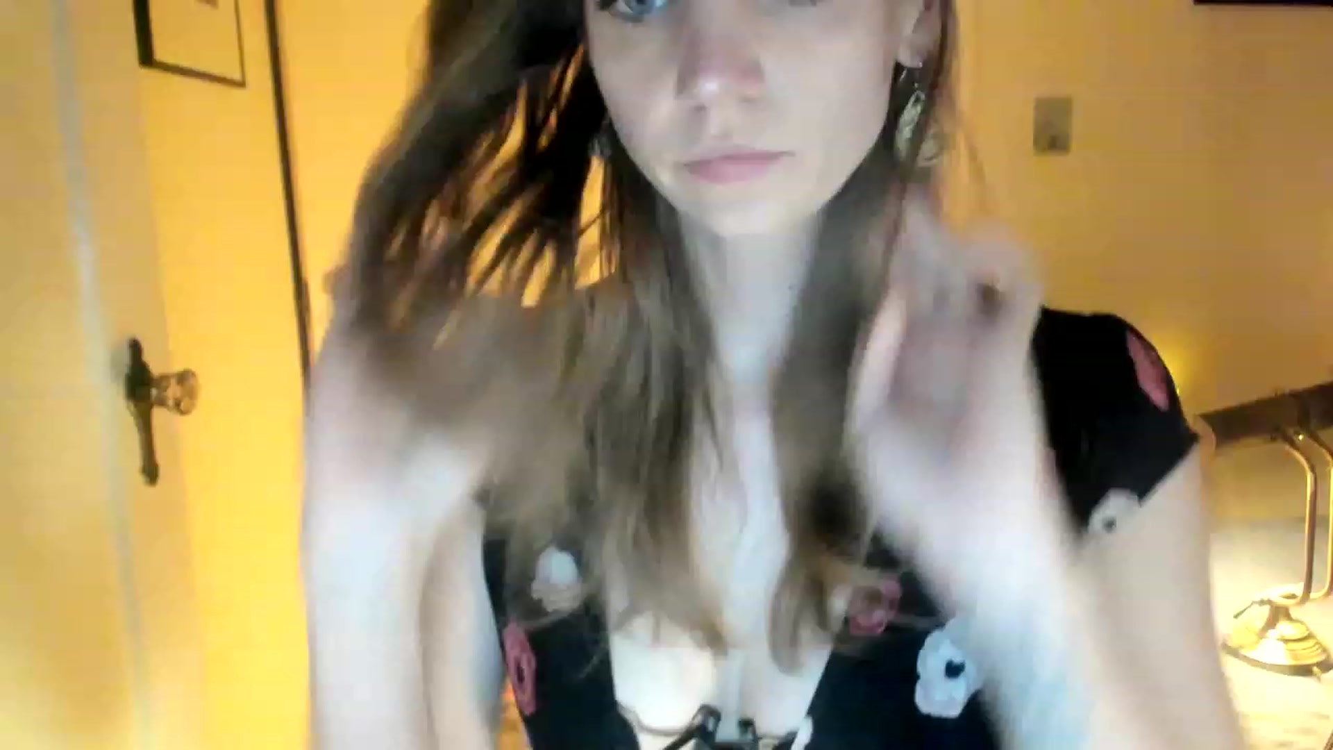 Gallery image thumbnail from muffinmoon's myfreecams stream on, 06/18/2023, 07:16 image 2 of 20
