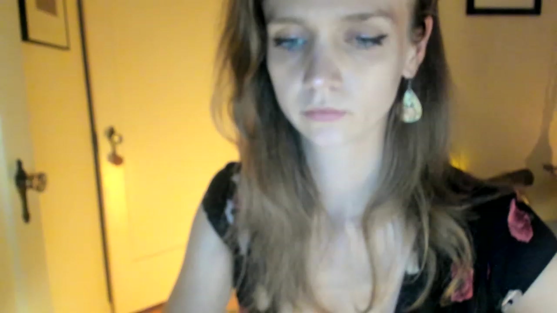 Gallery image thumbnail from muffinmoon's myfreecams stream on, 06/18/2023, 07:16 image 7 of 20