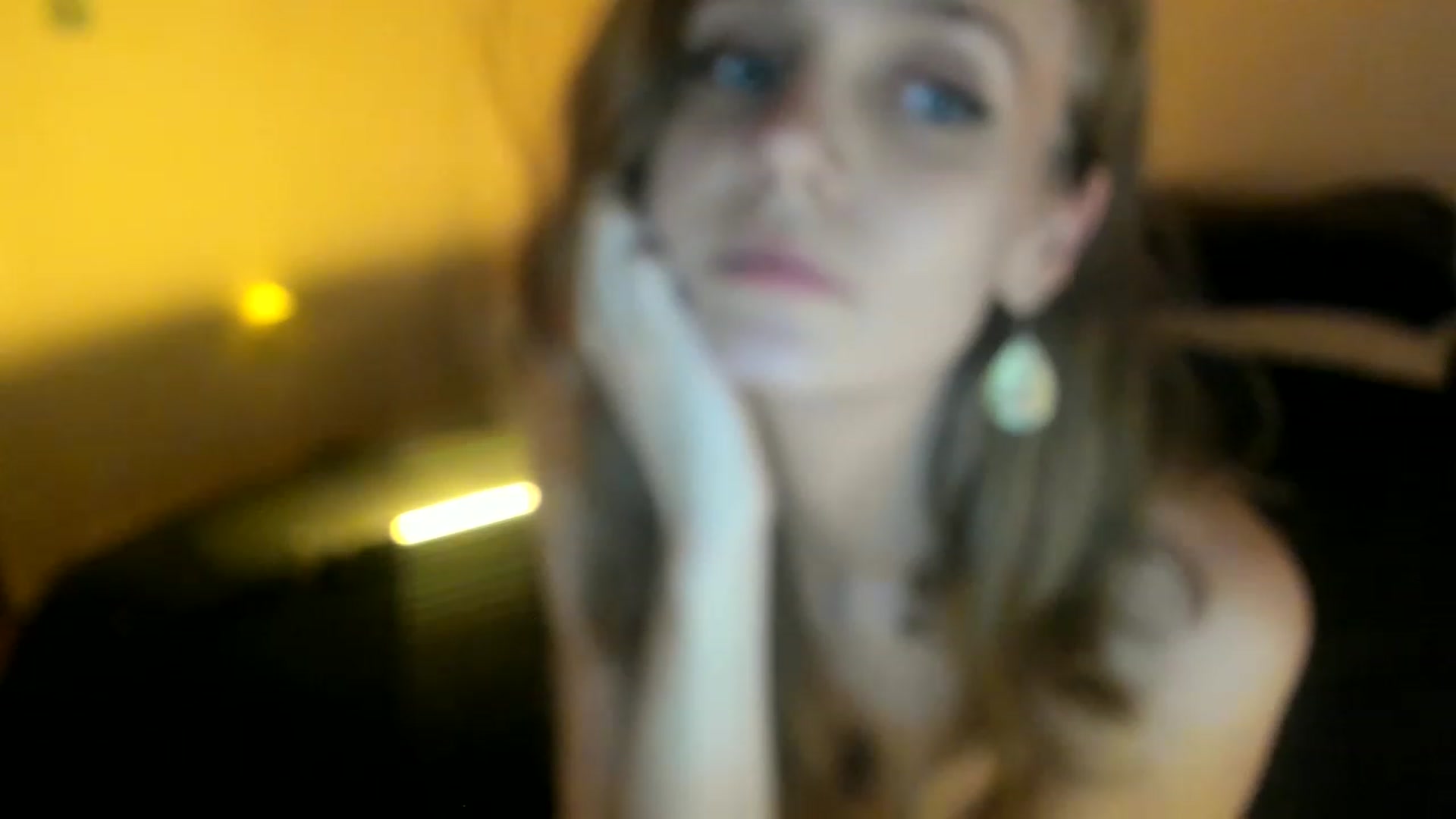 Gallery image thumbnail from muffinmoon's myfreecams stream on, 06/18/2023, 07:16 image 17 of 20