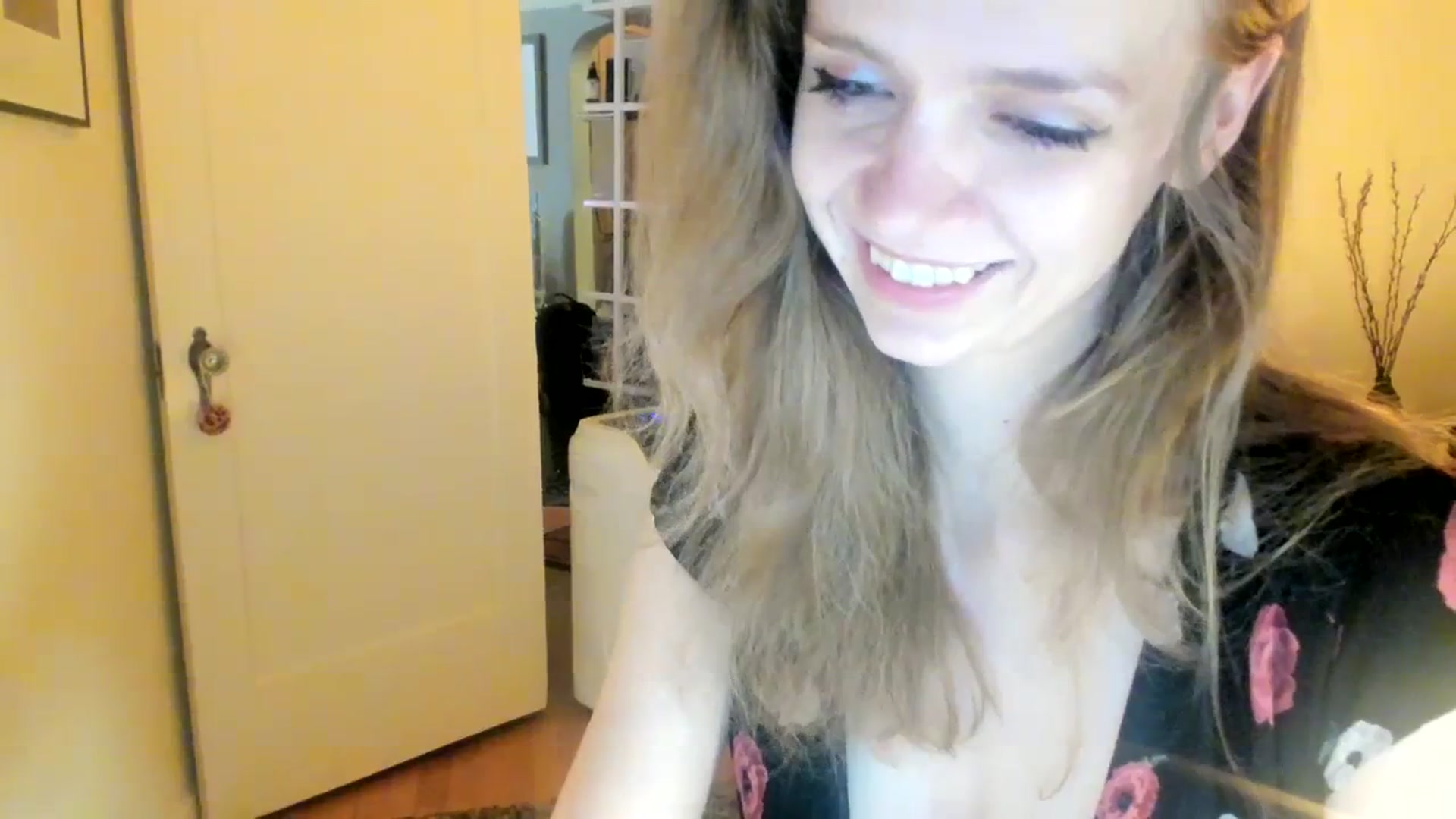 Gallery image thumbnail from muffinmoon's myfreecams stream on, 07/01/2023, 06:02 image 10 of 20