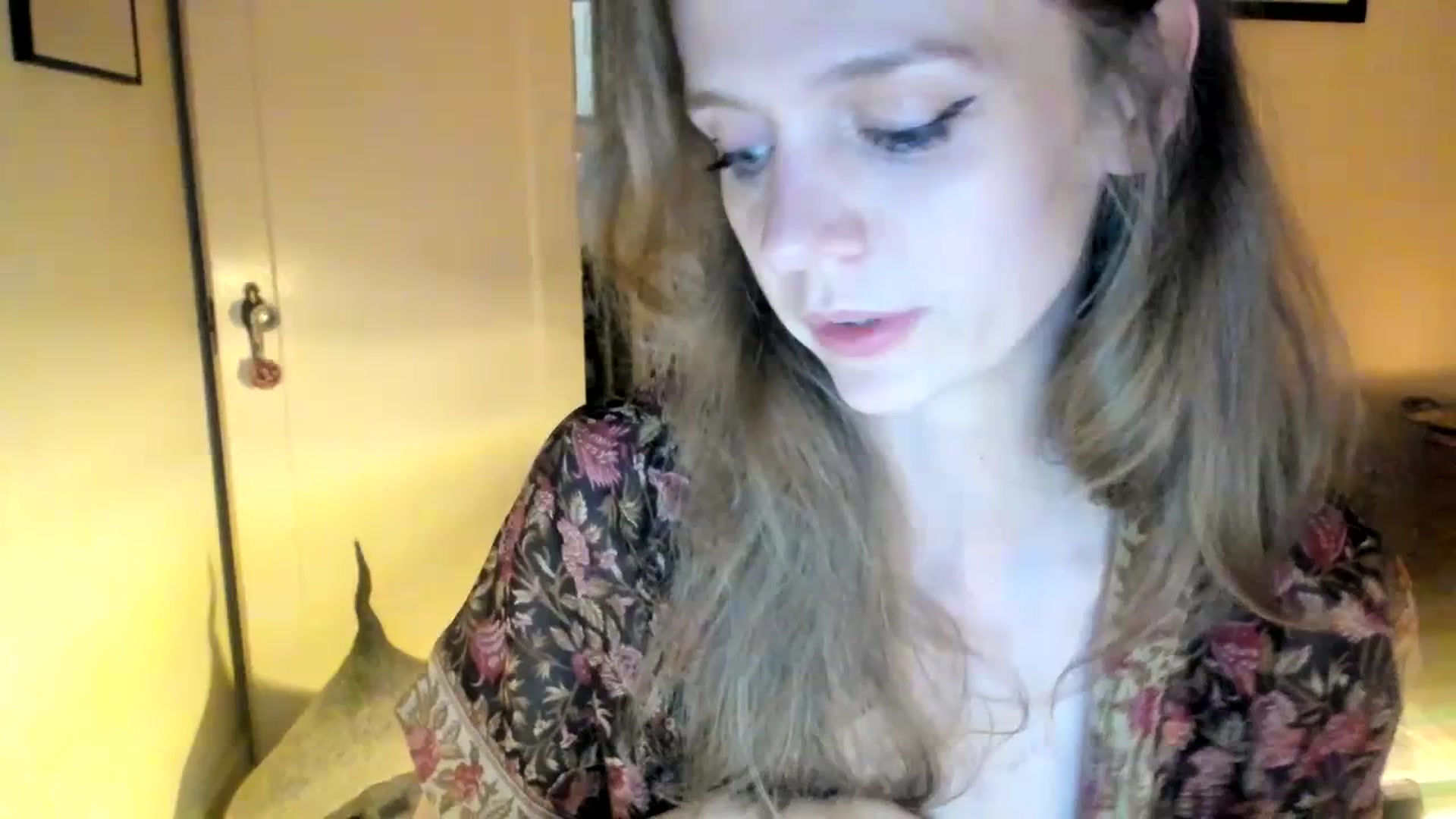 Gallery image thumbnail from muffinmoon's myfreecams stream on, 07/09/2023, 06:30 image 18 of 20