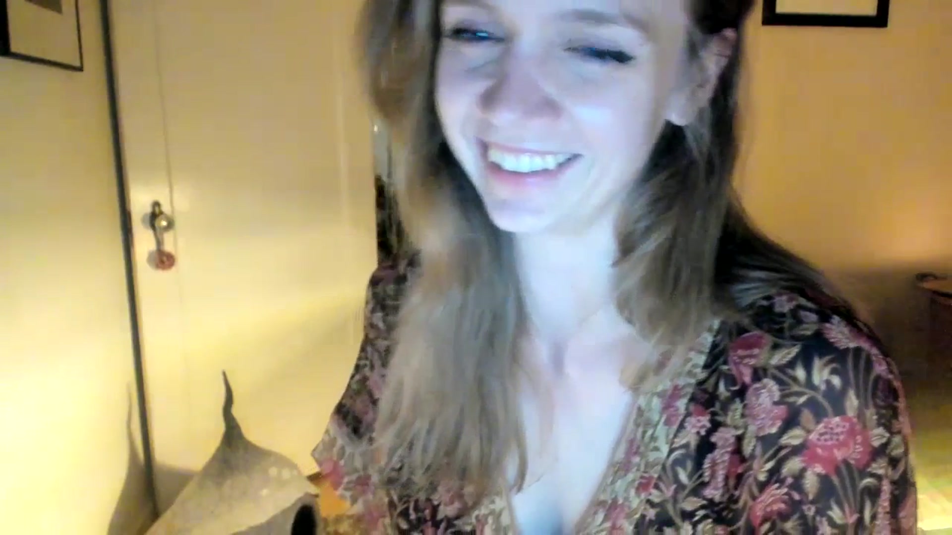 Gallery image thumbnail from muffinmoon's myfreecams stream on, 07/09/2023, 06:30 image 19 of 20
