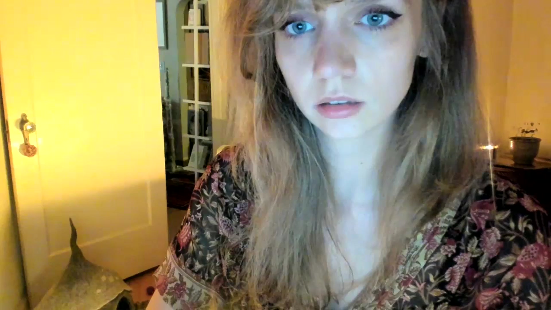 Gallery image thumbnail from muffinmoon's myfreecams stream on, 07/09/2023, 06:30 image 9 of 20