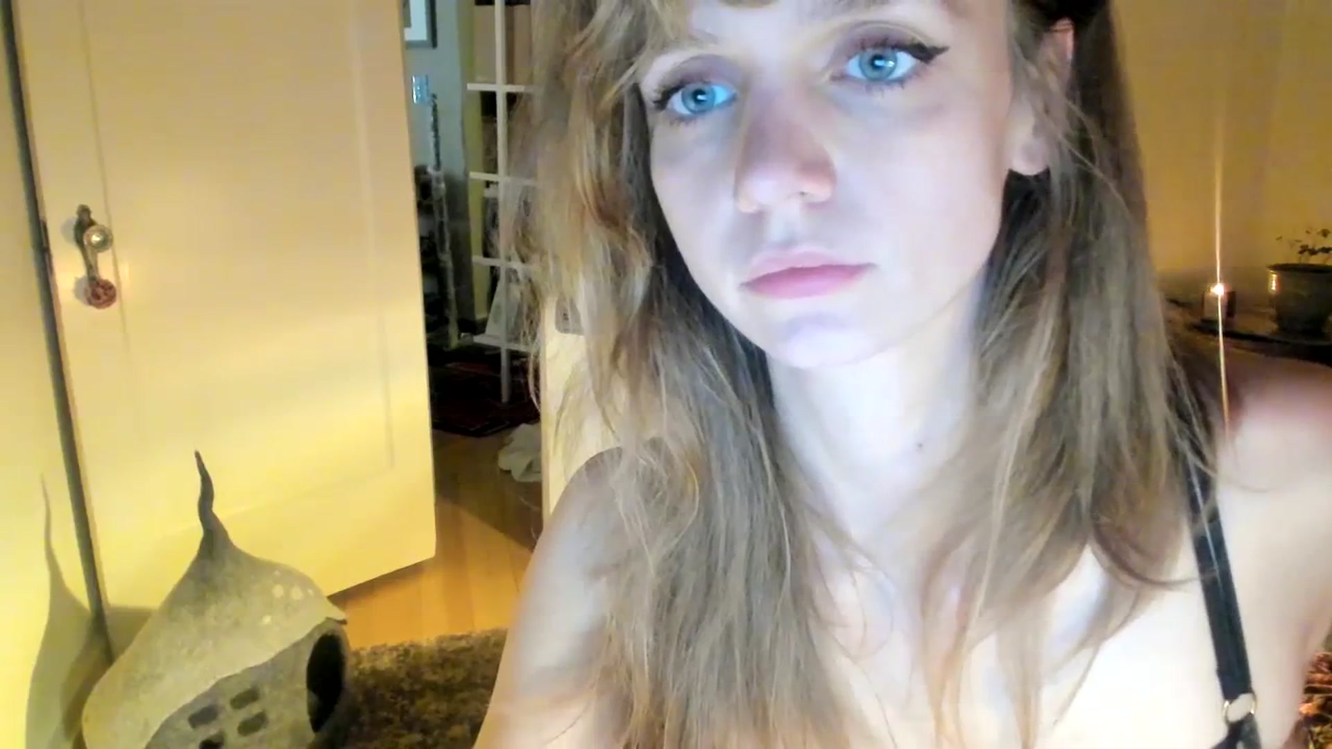 Gallery image thumbnail from muffinmoon's myfreecams stream on, 07/09/2023, 08:07 image 4 of 20