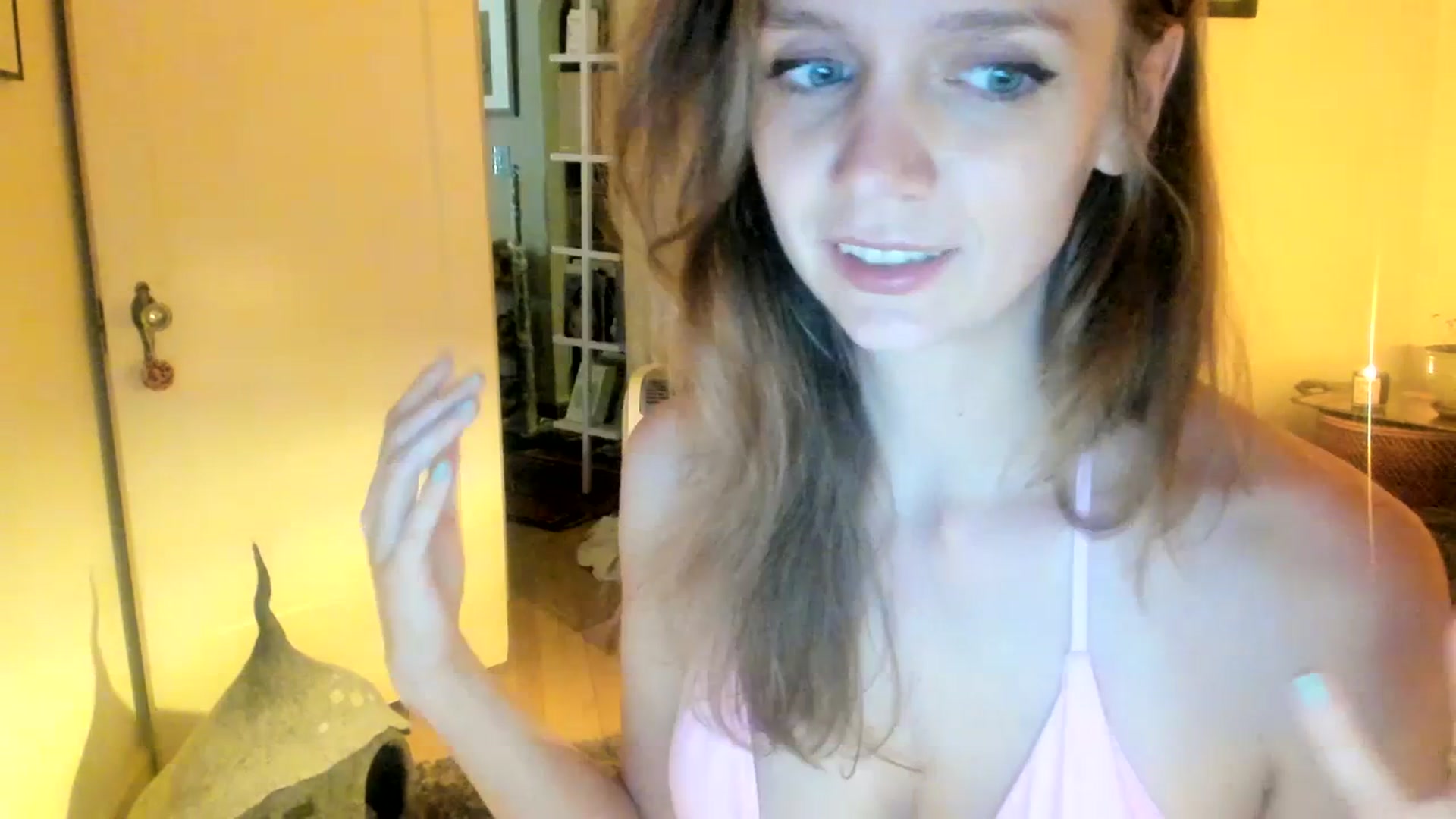 Gallery image thumbnail from muffinmoon's myfreecams stream on, 07/09/2023, 08:07 image 18 of 20