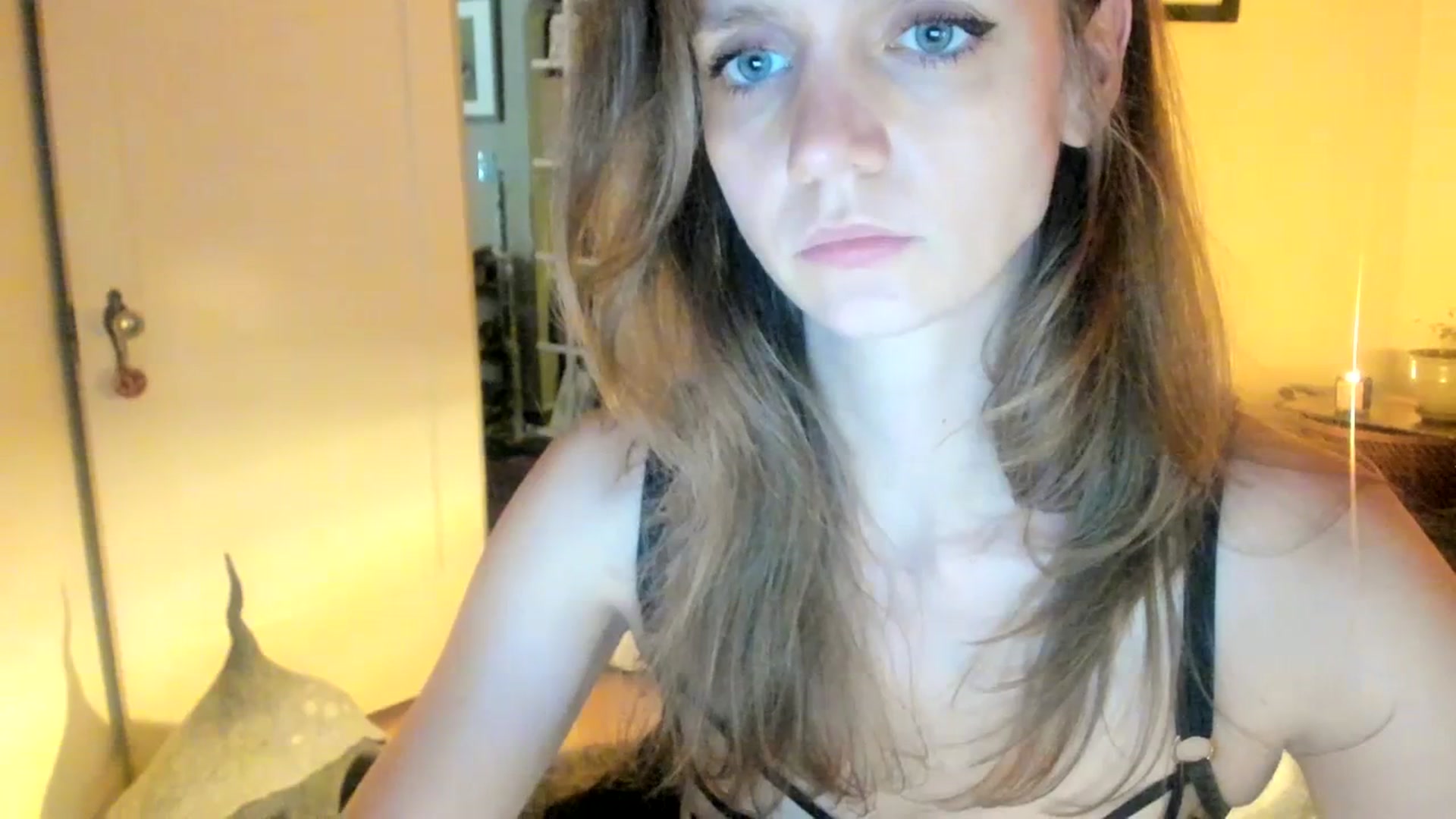 Gallery image thumbnail from muffinmoon's myfreecams stream on, 07/09/2023, 08:07 image 13 of 20