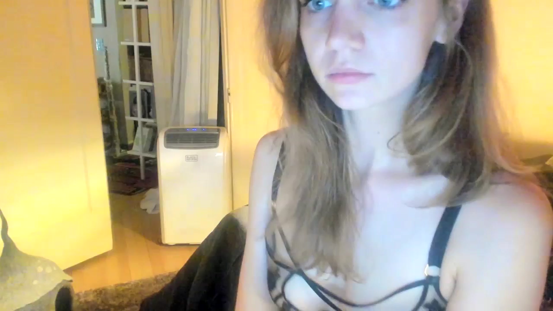 Gallery image thumbnail from muffinmoon's myfreecams stream on, 07/09/2023, 08:07 image 15 of 20
