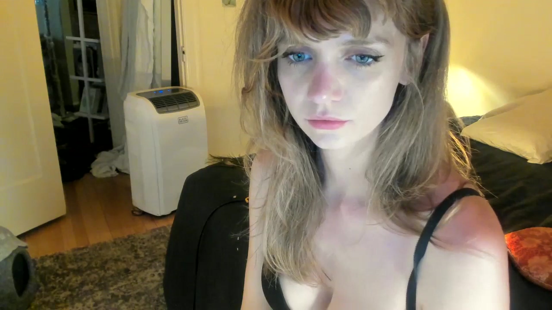 Gallery image thumbnail from muffinmoon's myfreecams stream on, 07/10/2023, 05:39 image 12 of 20