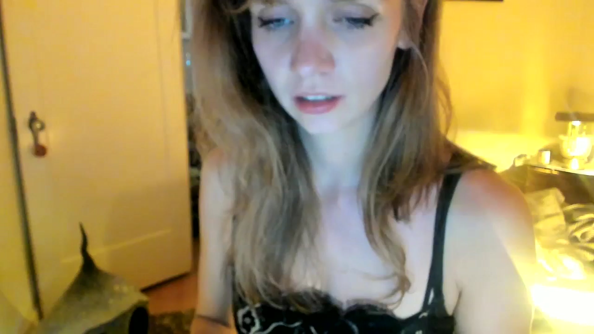 Gallery image thumbnail from muffinmoon's myfreecams stream on, 07/10/2023, 06:17 image 13 of 20