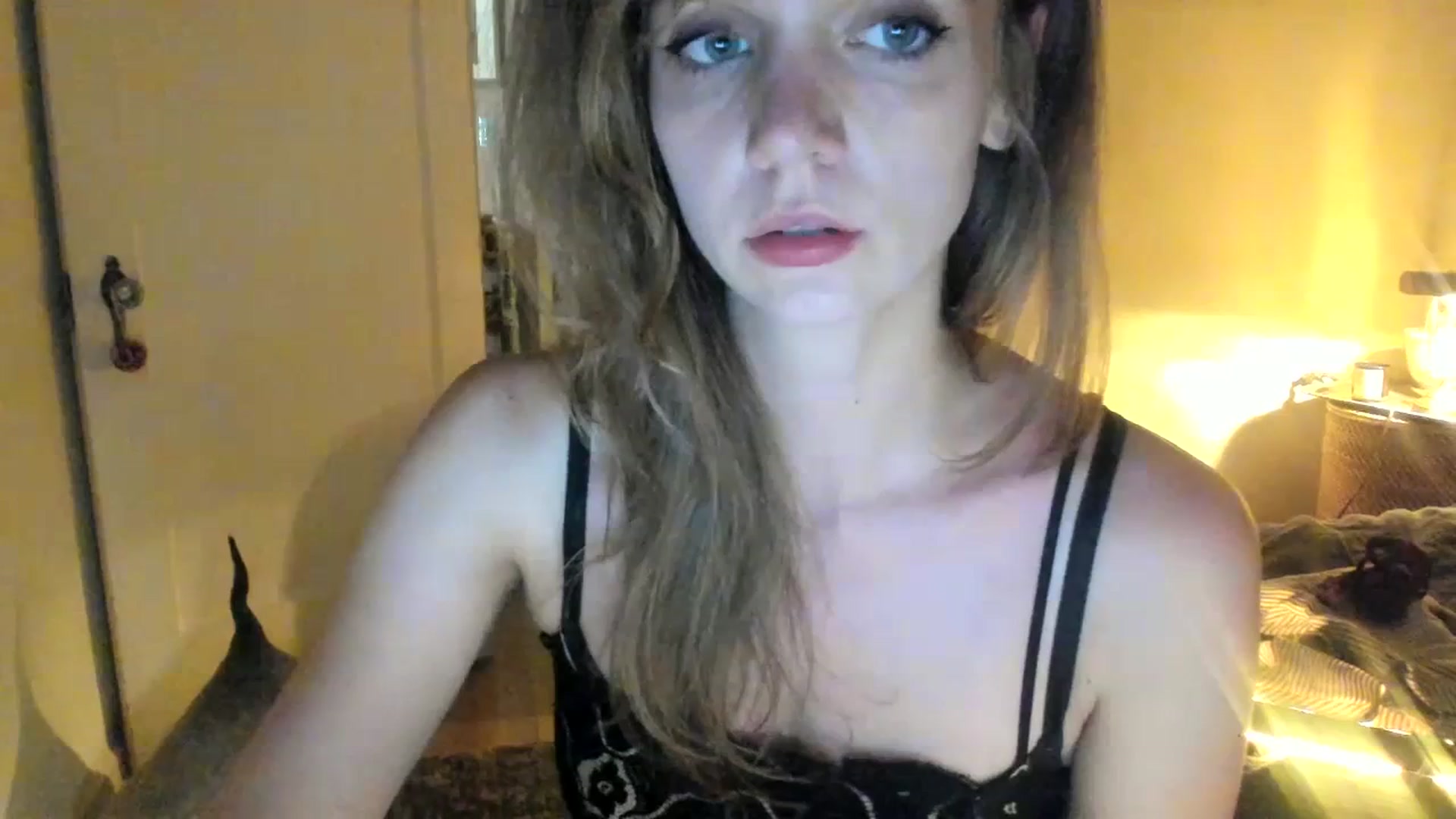 Gallery image thumbnail from muffinmoon's myfreecams stream on, 07/10/2023, 06:17 image 3 of 20