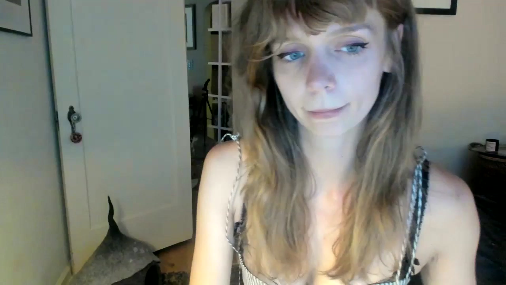 Gallery image thumbnail from muffinmoon's myfreecams stream on, 07/14/2023, 05:19 image 1 of 20