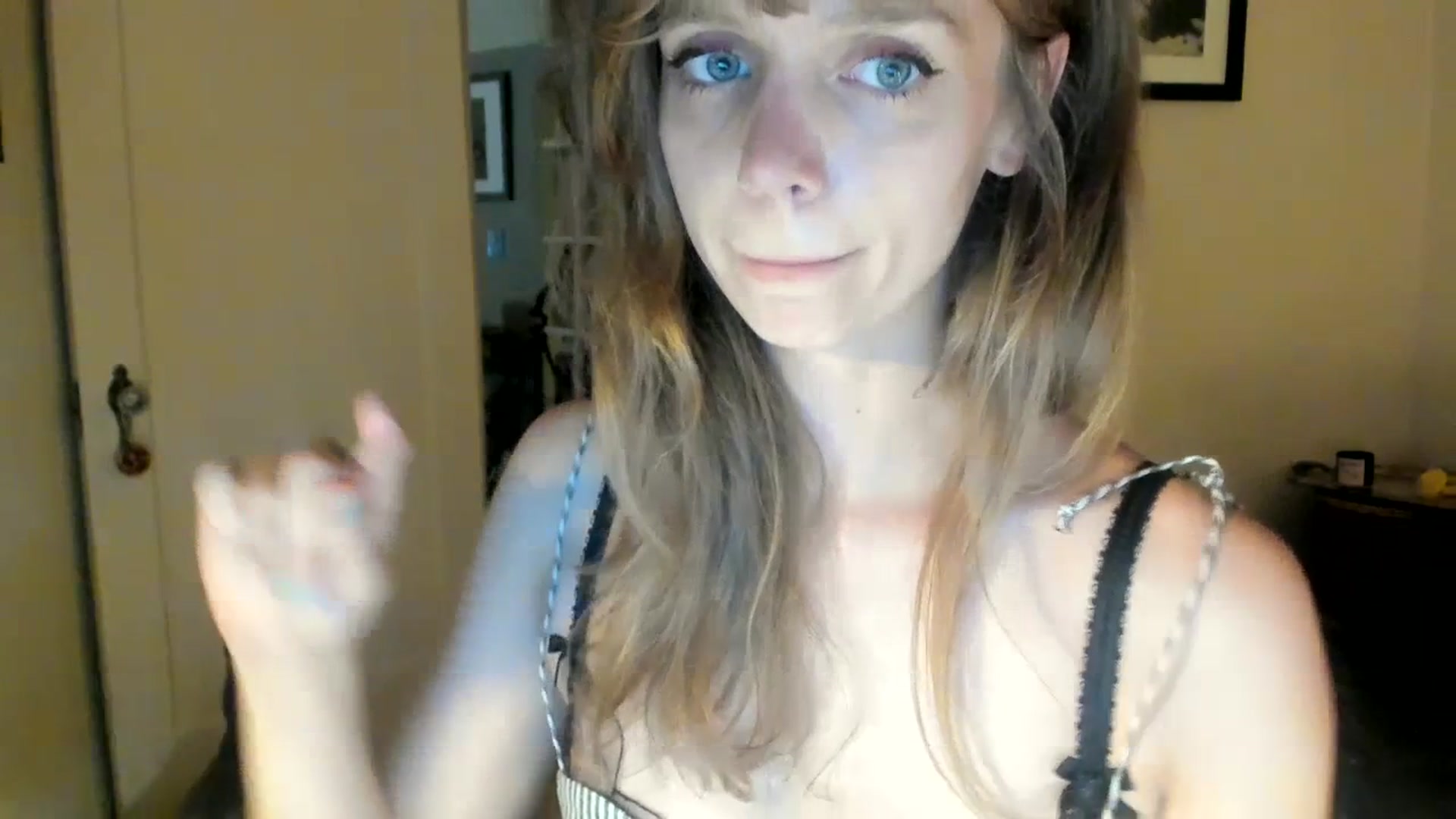 Gallery image thumbnail from muffinmoon's myfreecams stream on, 07/14/2023, 05:19 image 9 of 20