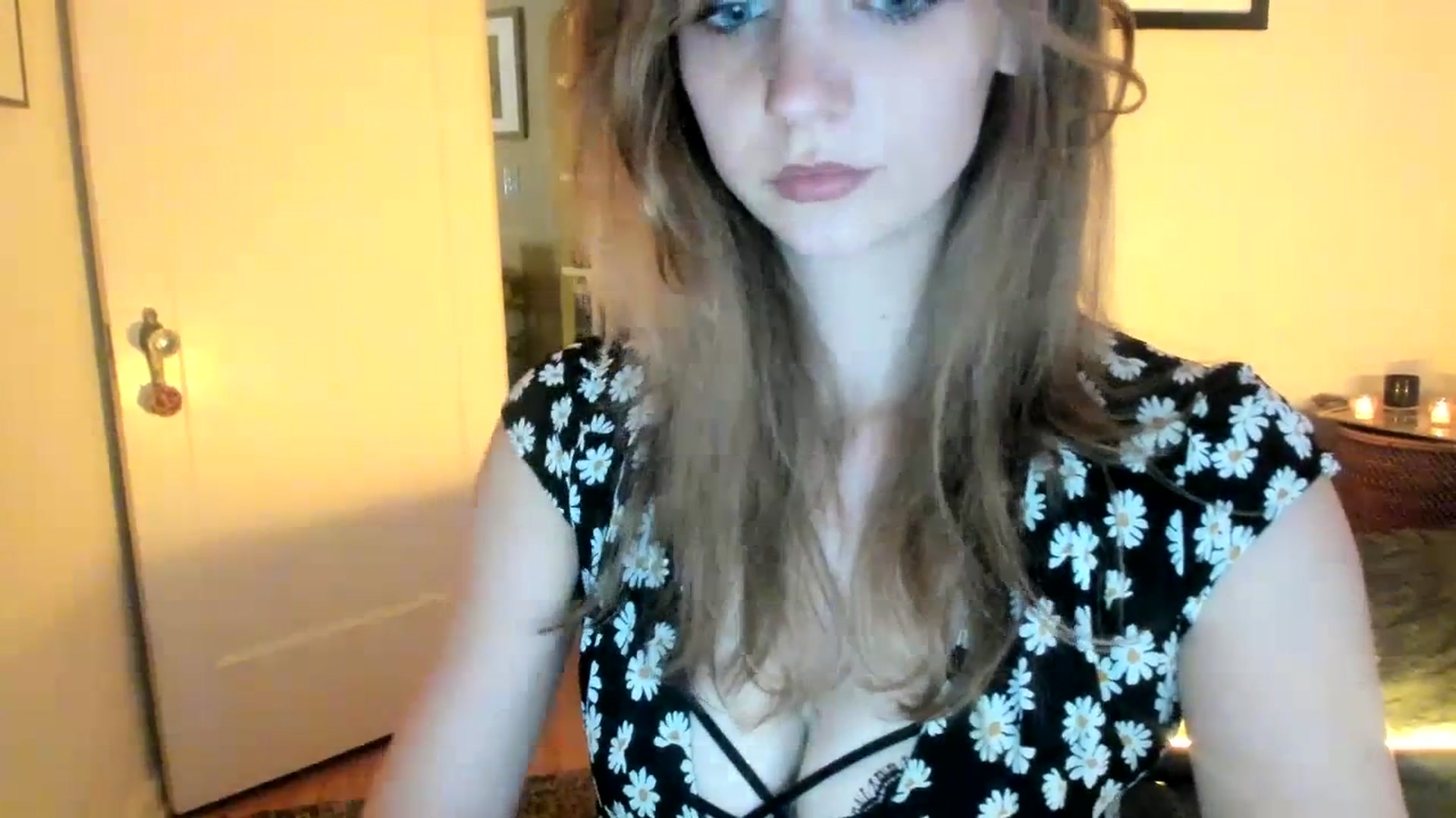 Gallery image thumbnail from muffinmoon's myfreecams stream on, 07/16/2023, 04:18 image 13 of 20