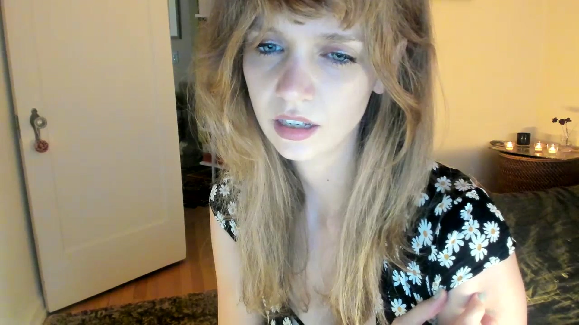 Gallery image thumbnail from muffinmoon's myfreecams stream on, 07/16/2023, 04:18 image 10 of 20