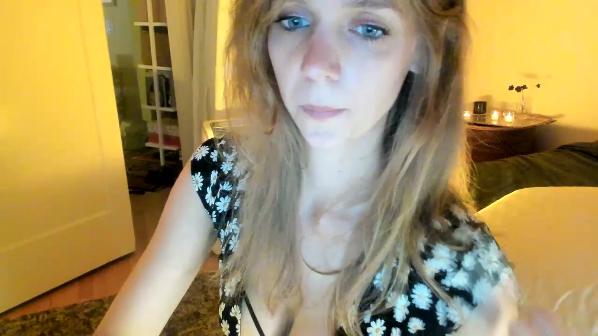 Gallery image thumbnail from muffinmoon's myfreecams stream on, 07/16/2023, 04:49 image 11 of 20