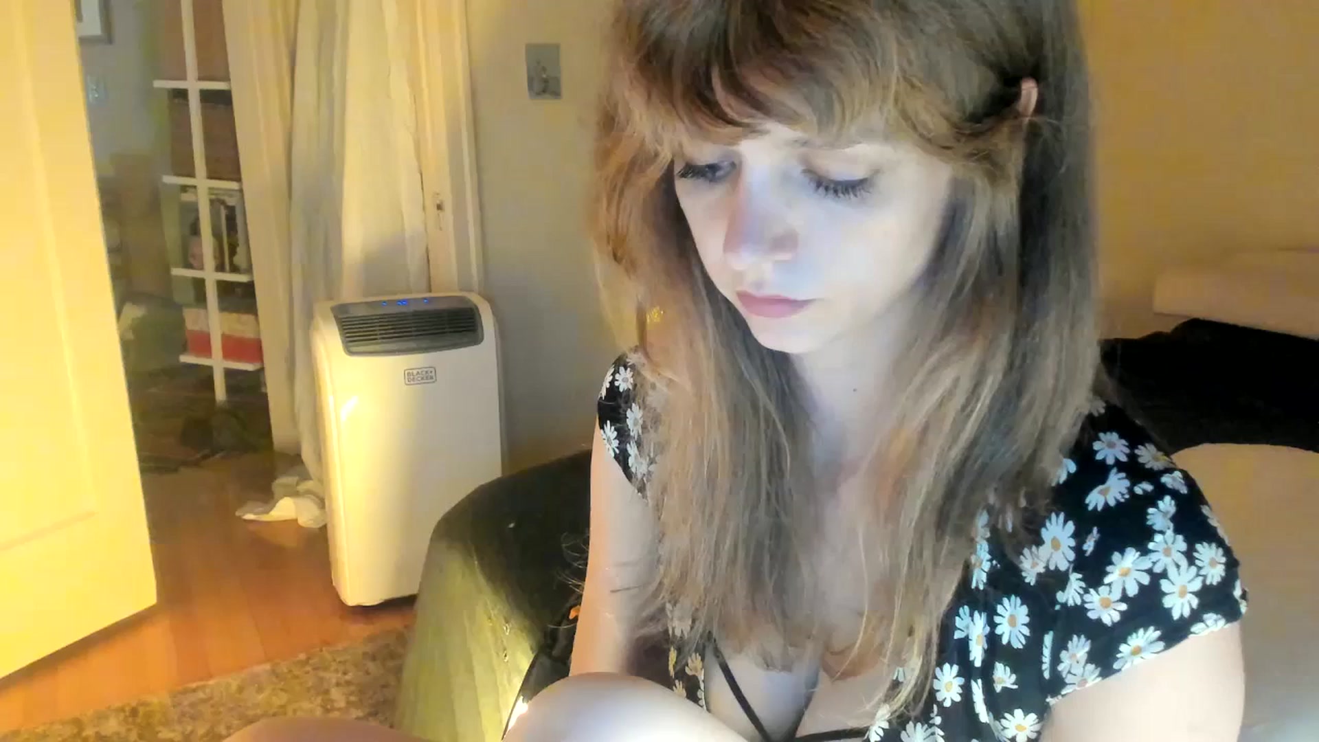 Gallery image thumbnail from muffinmoon's myfreecams stream on, 07/16/2023, 04:49 image 8 of 20