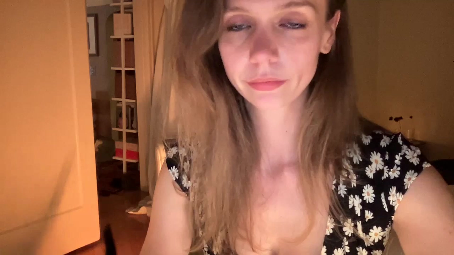Gallery image thumbnail from muffinmoon's myfreecams stream on, 07/16/2023, 05:51 image 18 of 20