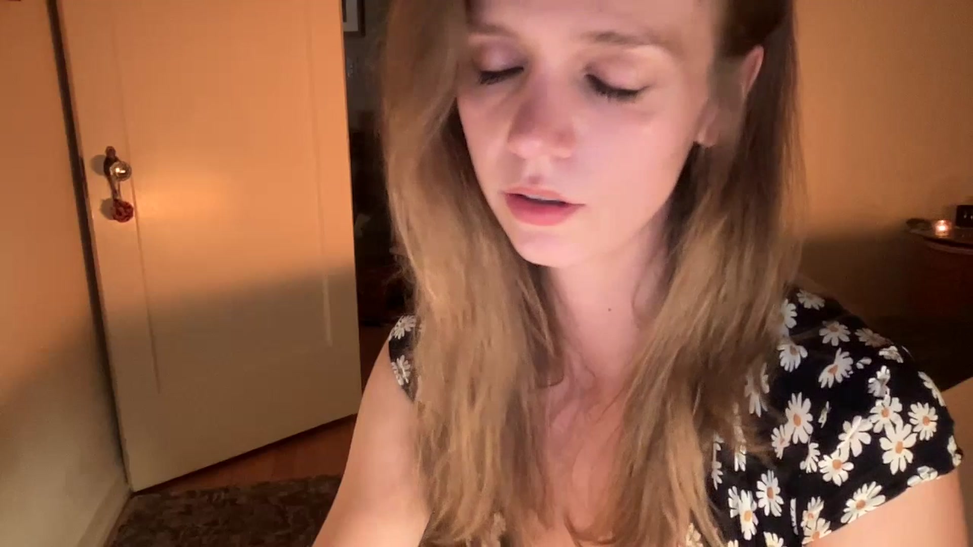 Gallery image thumbnail from muffinmoon's myfreecams stream on, 07/16/2023, 05:51 image 5 of 20