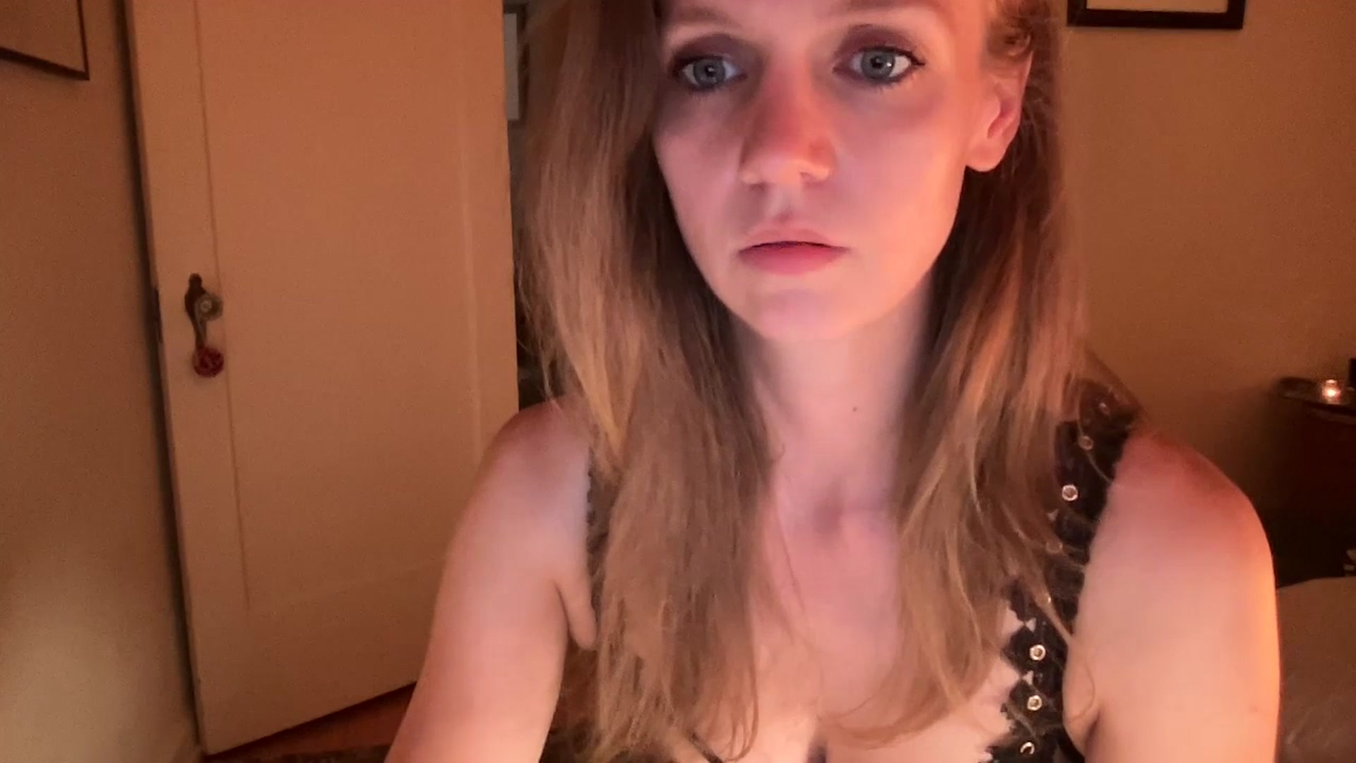 Gallery image thumbnail from muffinmoon's myfreecams stream on, 07/16/2023, 08:18 image 19 of 20